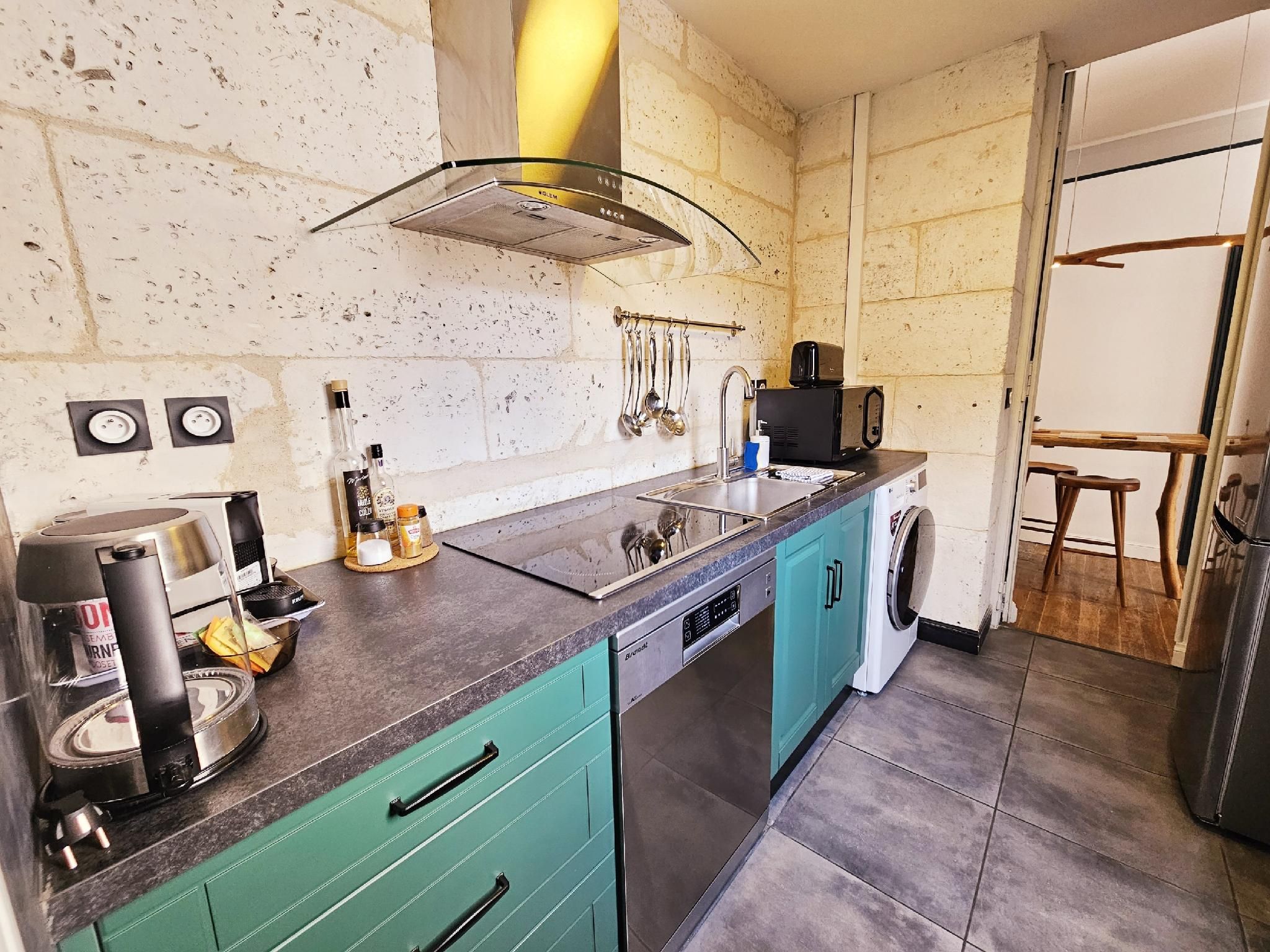 Chaleureux T2 cœur de ville avec balcon APT 12