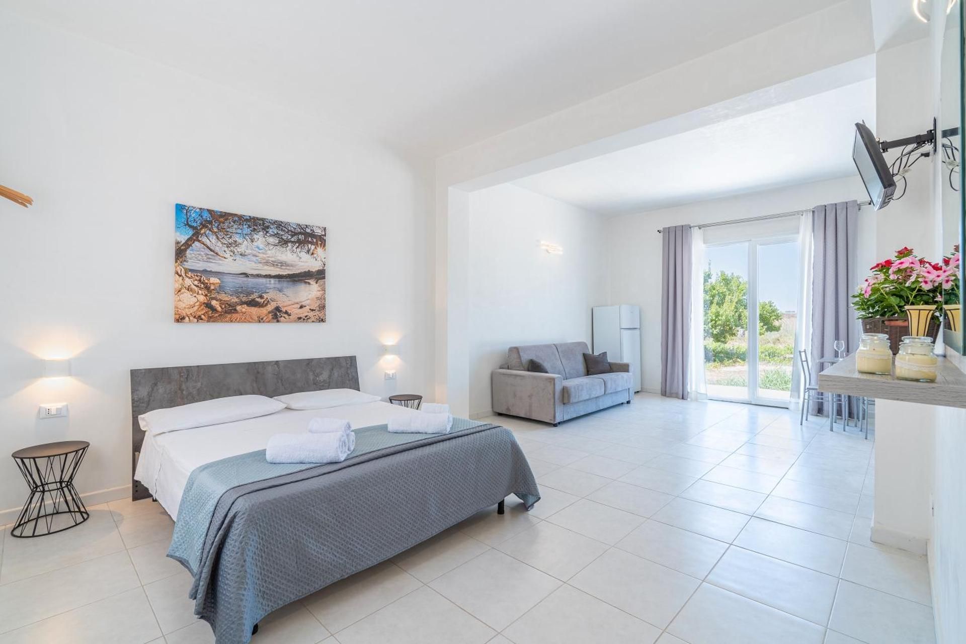 Superior One-Bedroom Apartment