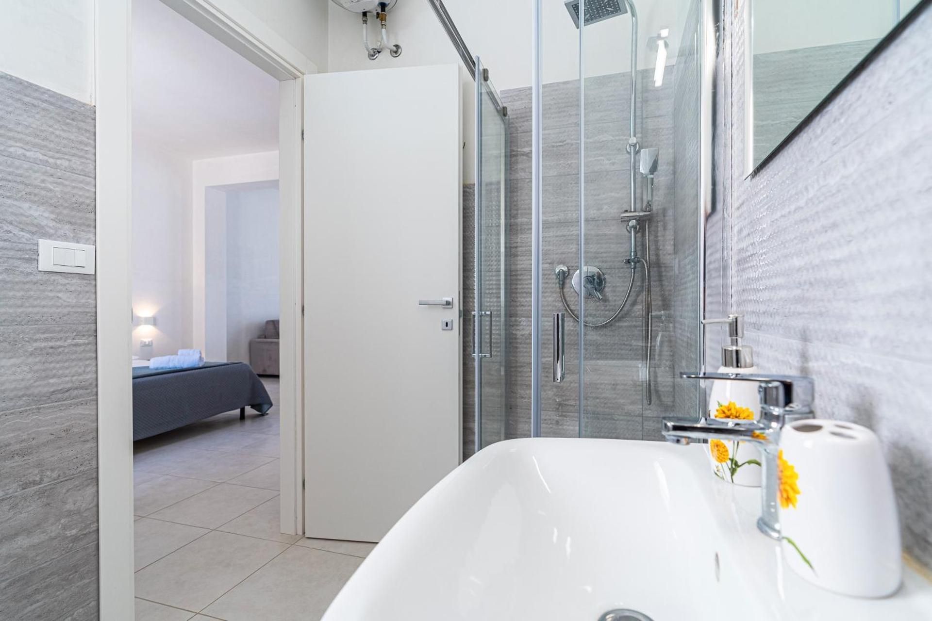 Superior One-Bedroom Apartment