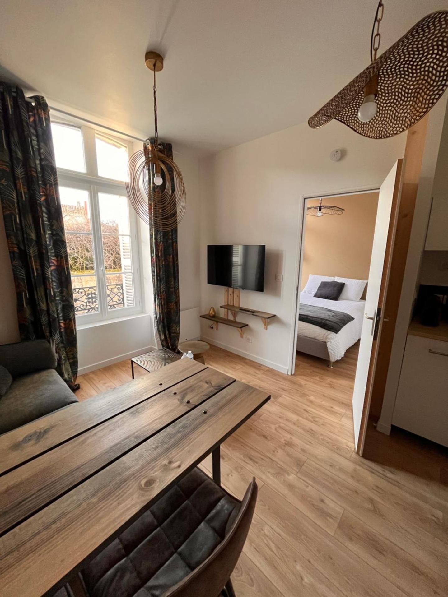 Studio Apartment with One Double Bed
