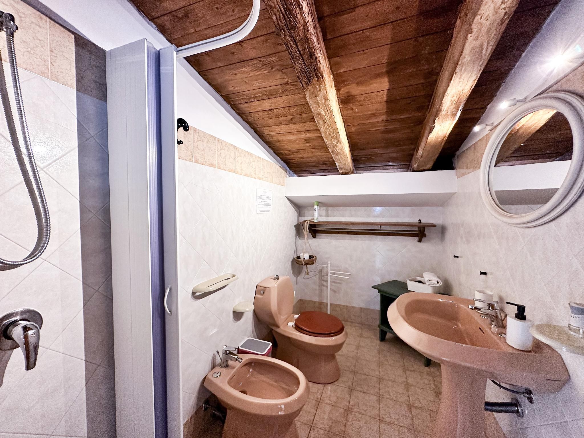 2-Bedroom Sea View Apartment for 4 People