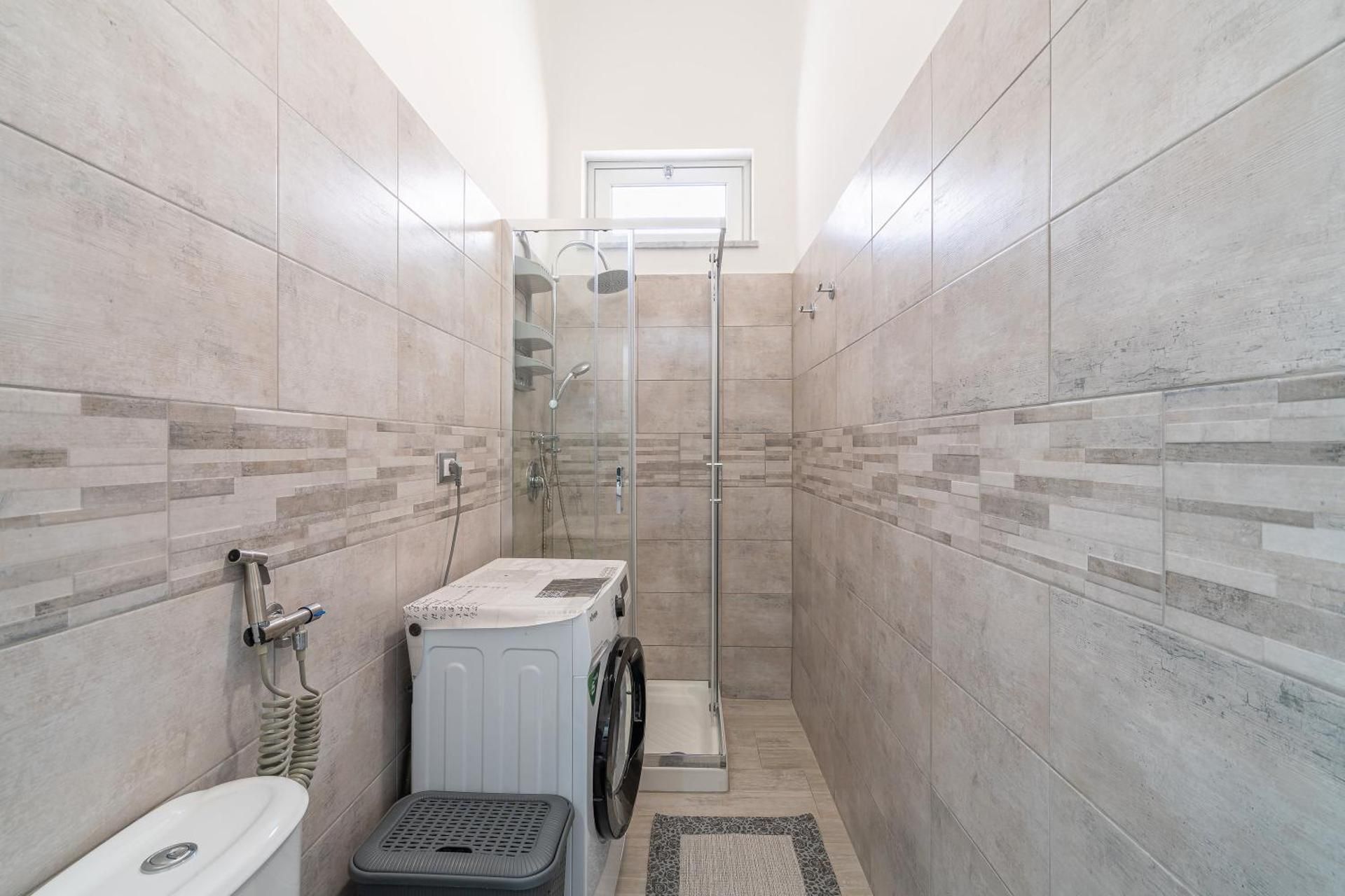 Superior One-Bedroom Apartment