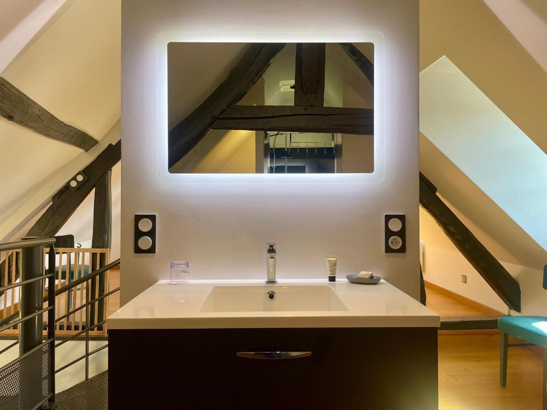 Two-Bedroom Apartment with City View