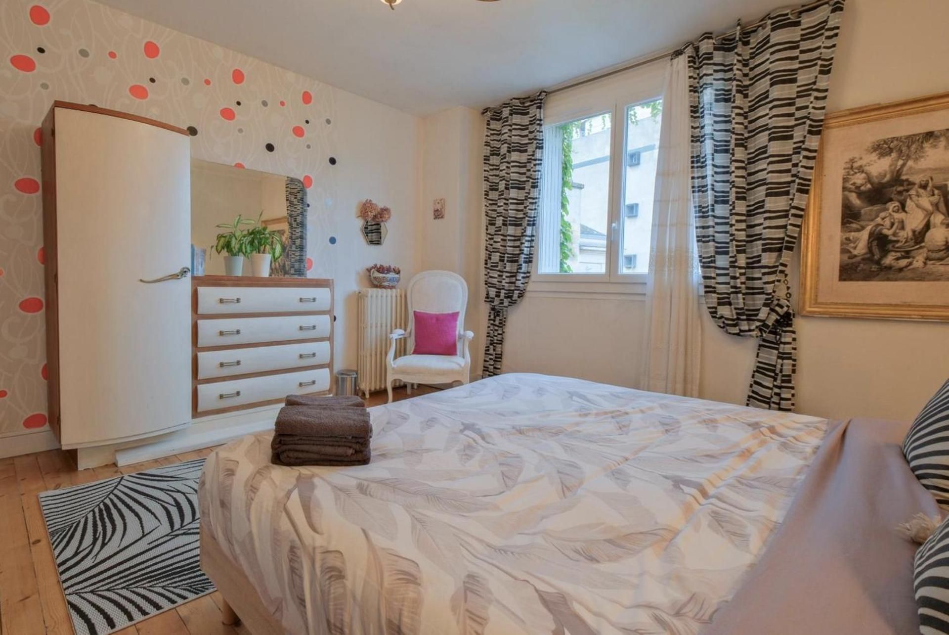 Standard Double Room with Shared Bathroom