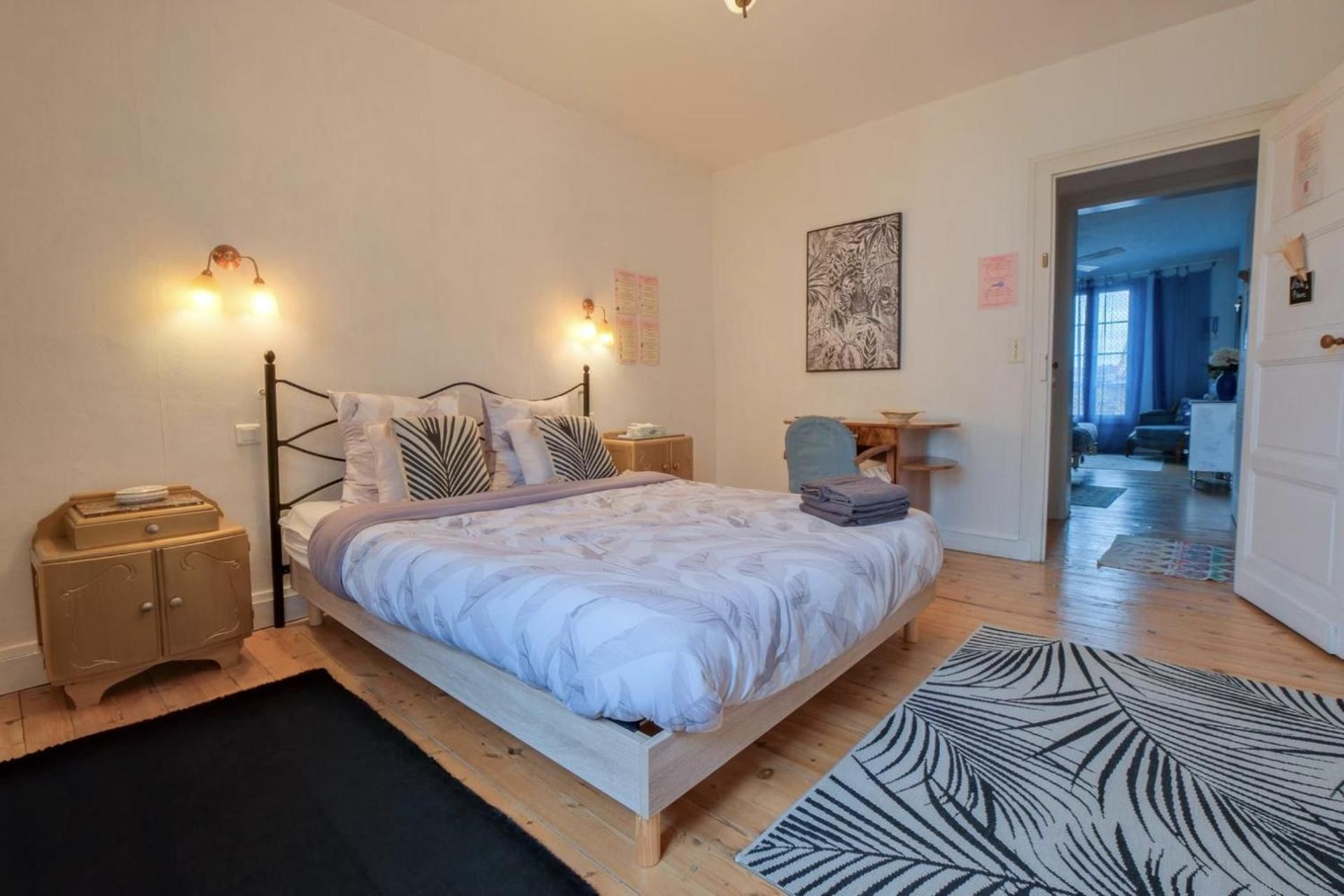 Standard Double Room with Shared Bathroom