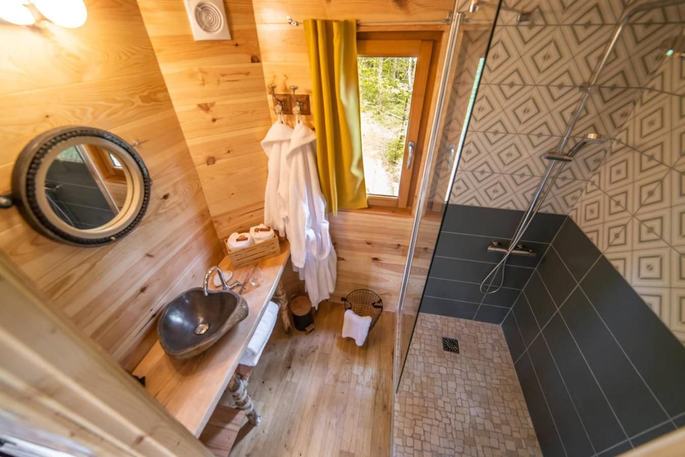 Wooden Treehouse with Spa Bath