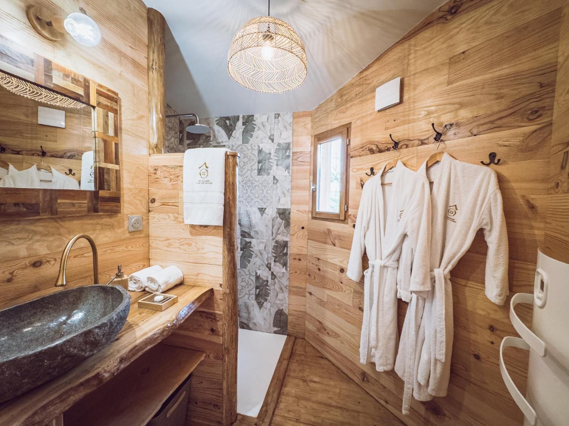 Deluxe Suite with Spa Bath