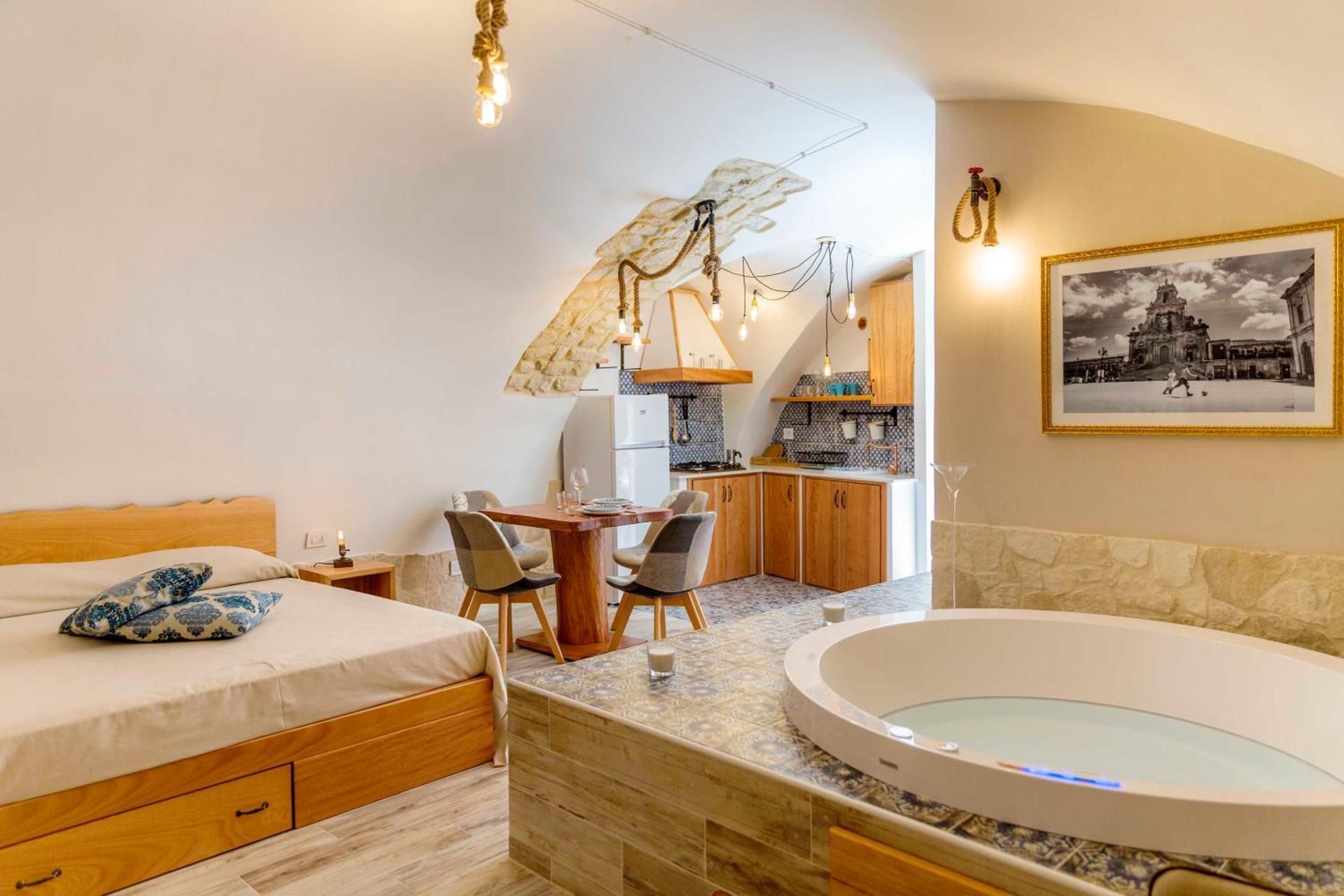 Studio with Spa Bath