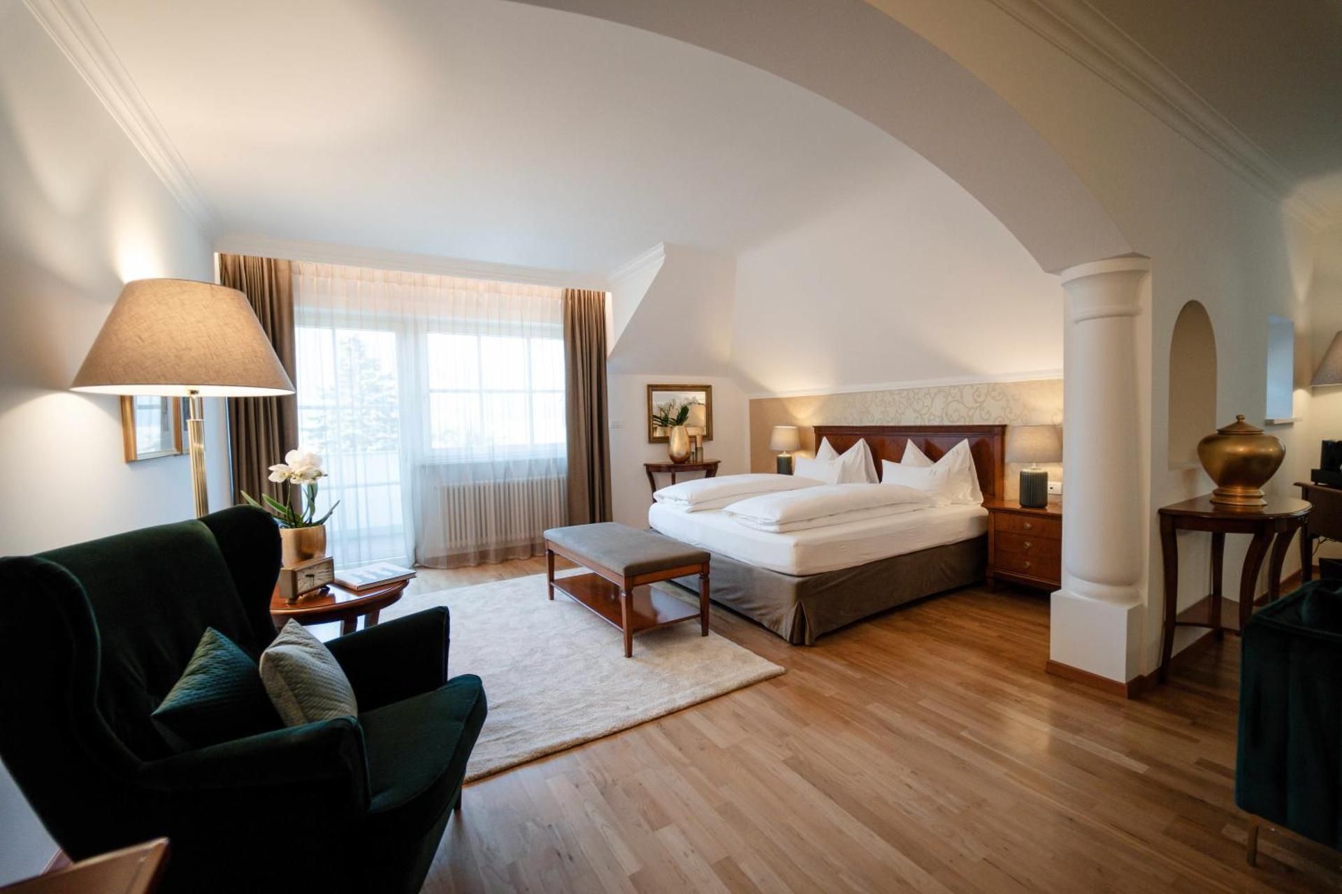 Suite with Mountain View