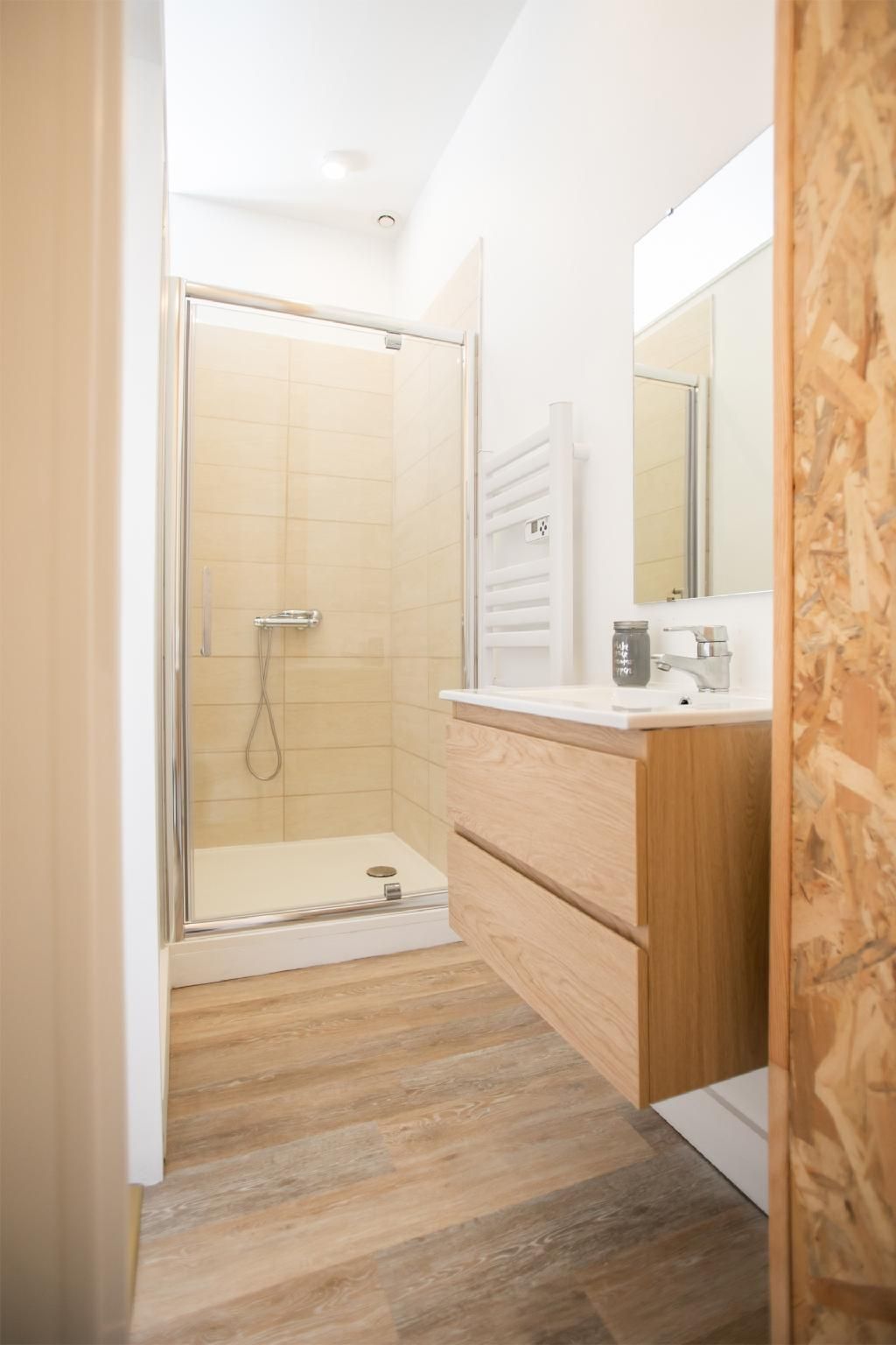 Appartement-Salle de bain et douche-Standard-Cosy
