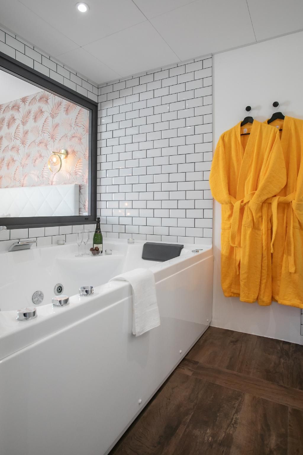 Appartement-Bain à remous-Chic et Balnéo