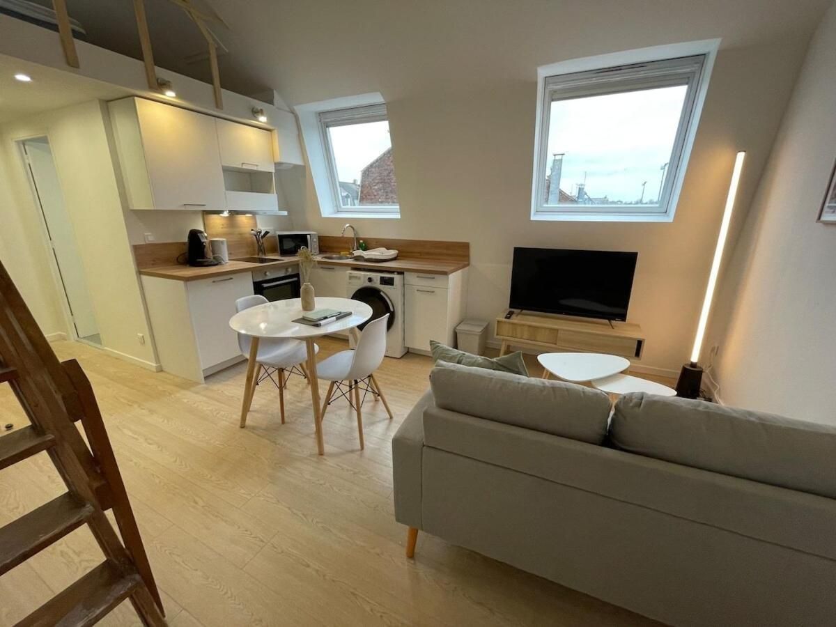 Deluxe One-Bedroom Apartment with City View