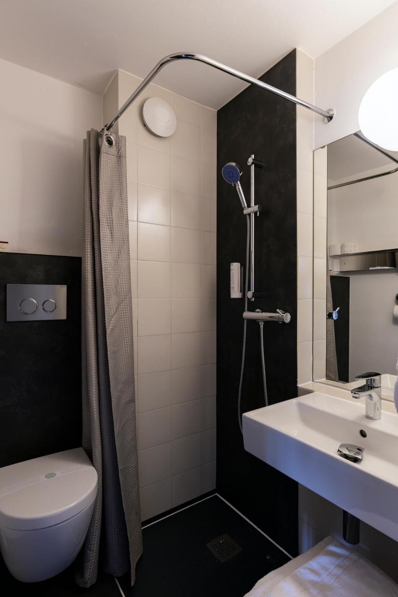 Standard Twin Room with Garden View