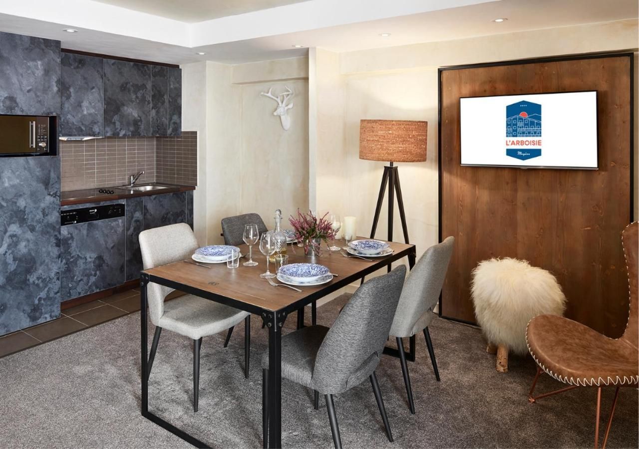 Suite with High Tea (dec-april) 