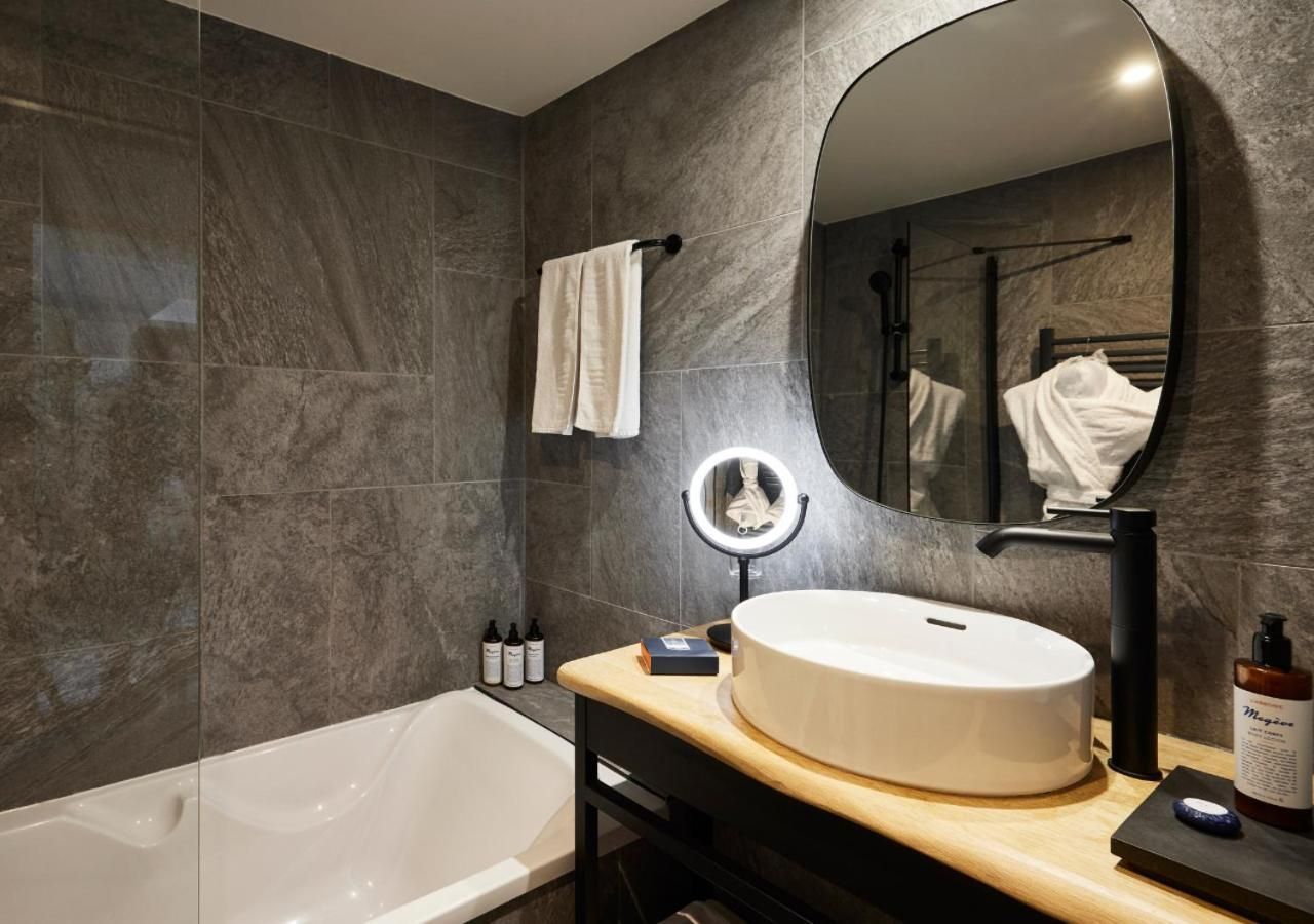 Suite with High Tea (dec-april) 