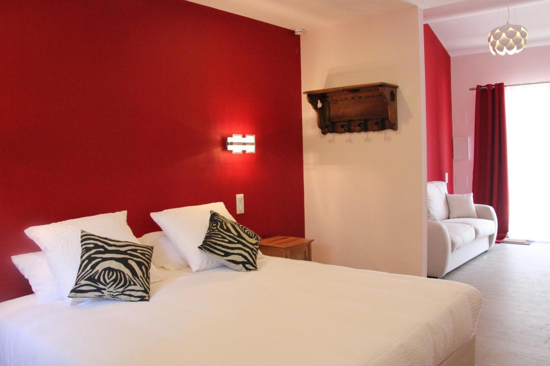 Deluxe King Suite