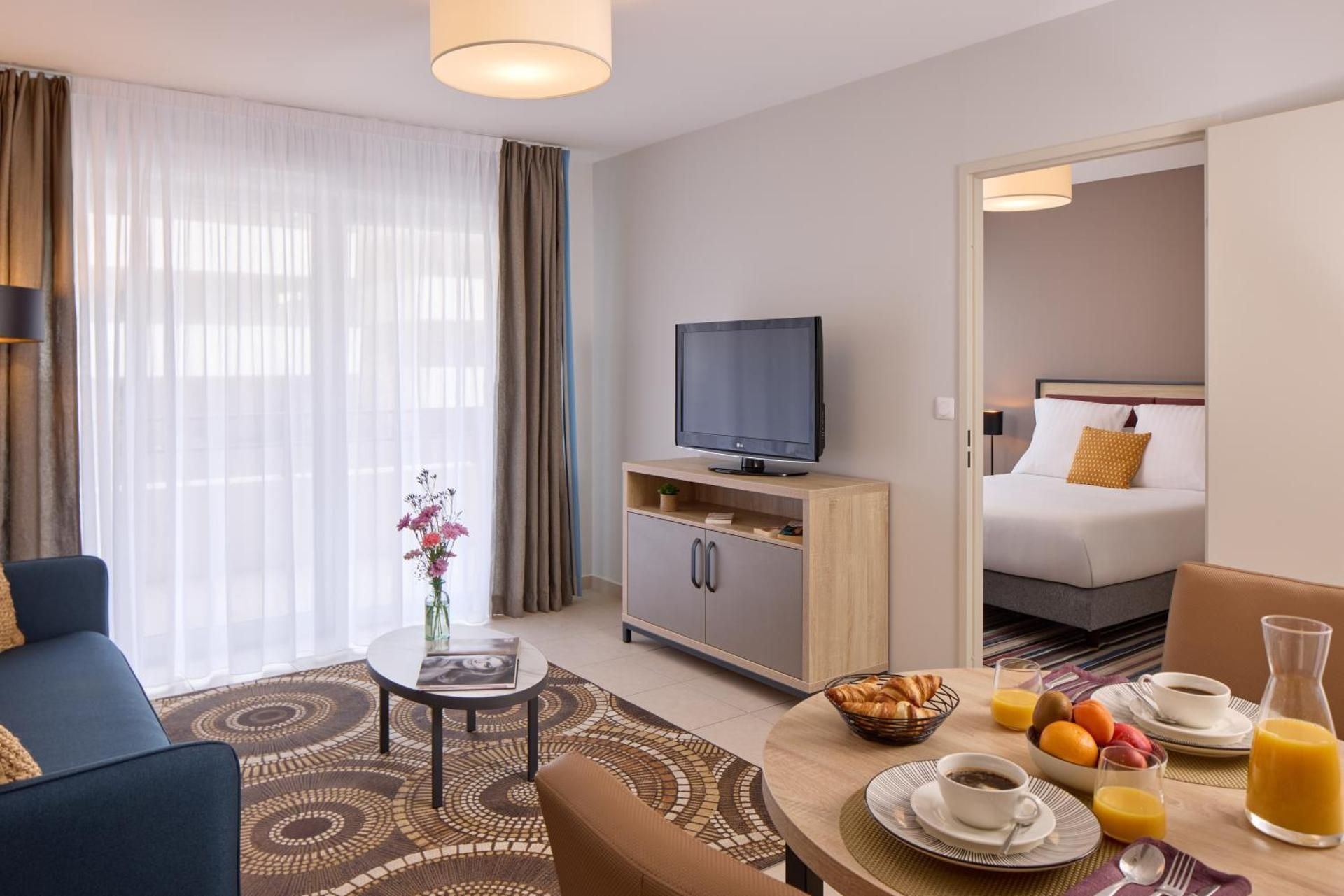 One-Bedroom Apartment