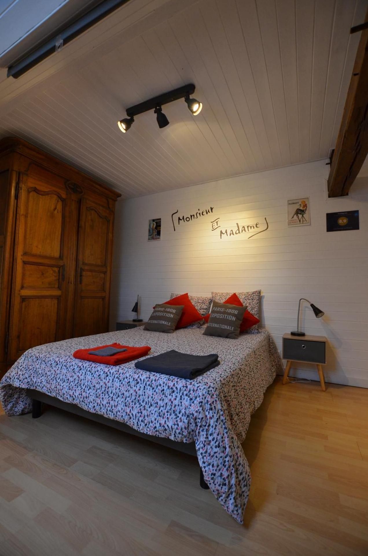 Standard Double Room with Shared Bathroom
