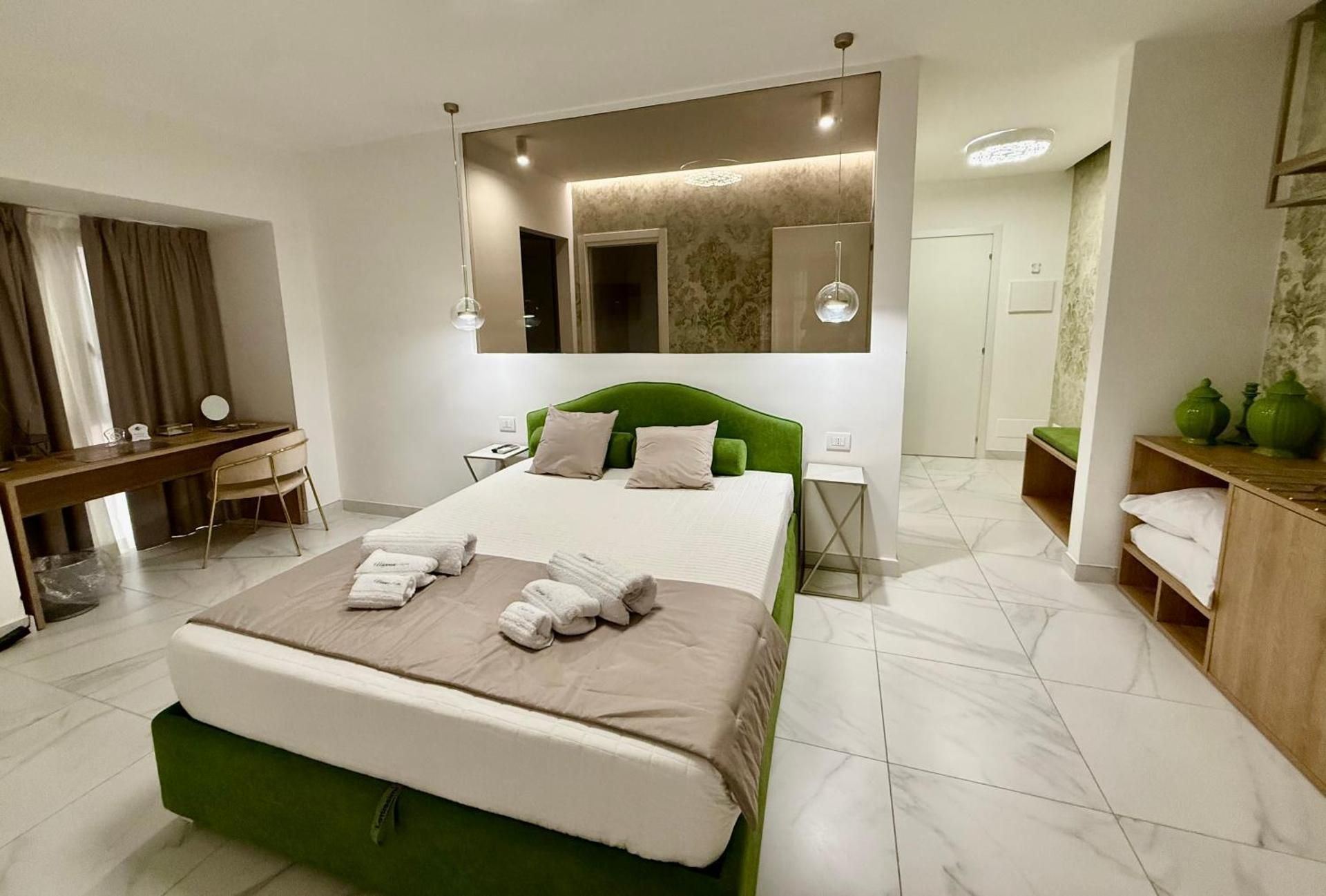 Superior King Room