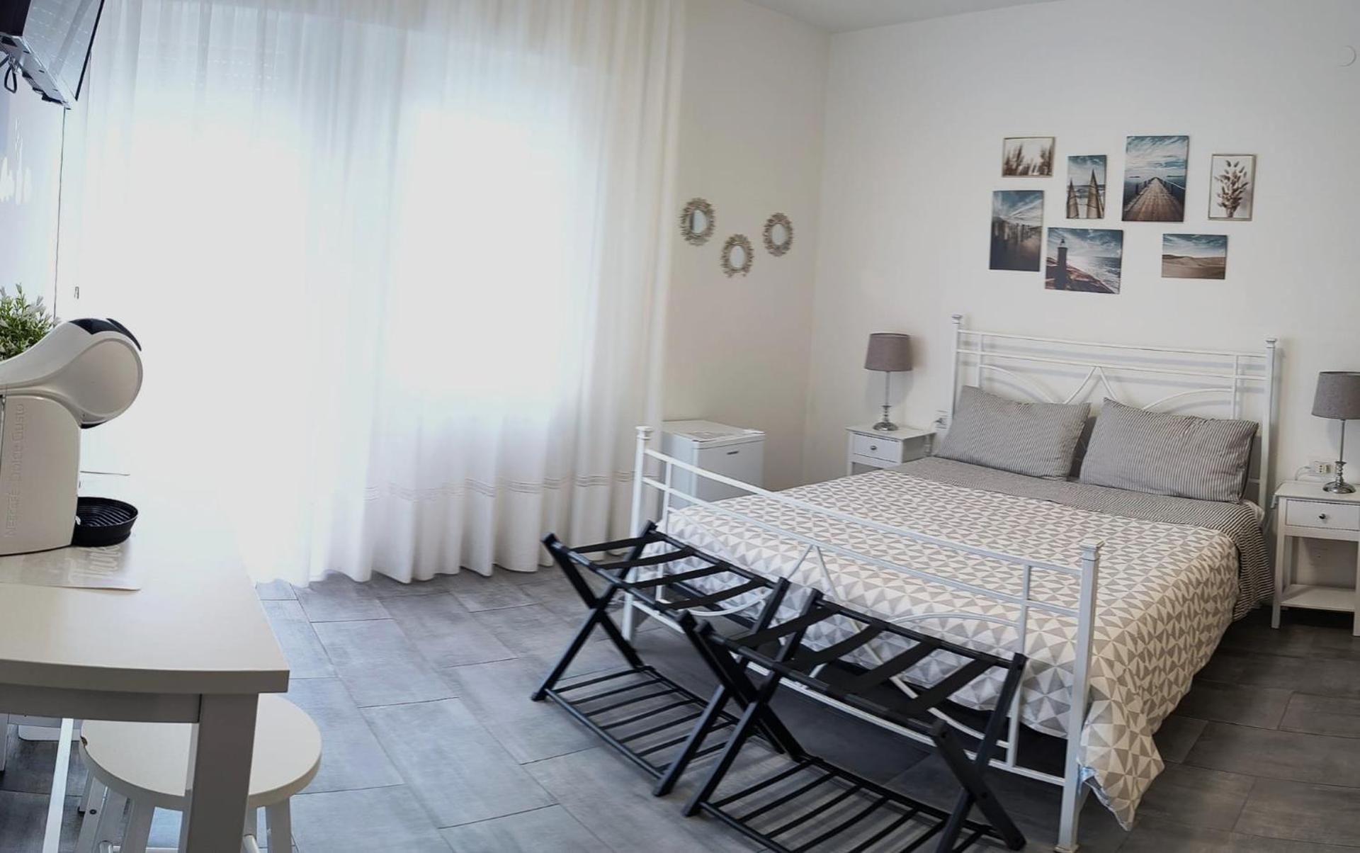 Deluxe Double Room with Balcony and Sea View