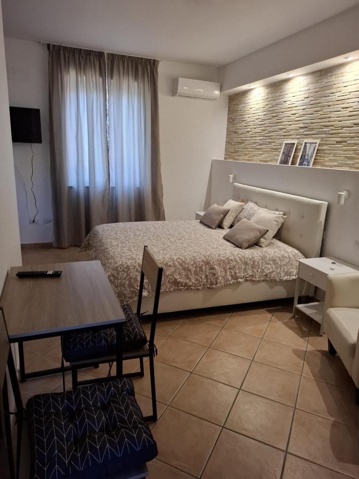 Large Double Room