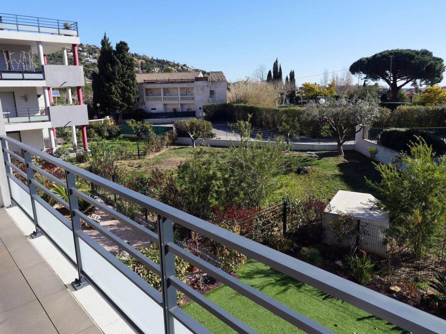 Studio Apartment with Balcony