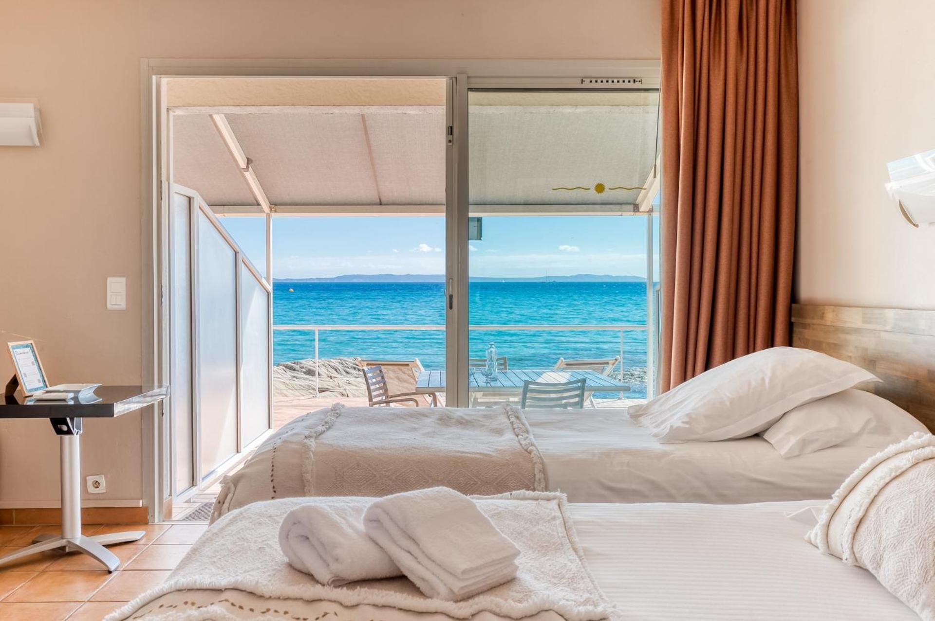 Triple Room with Sea View