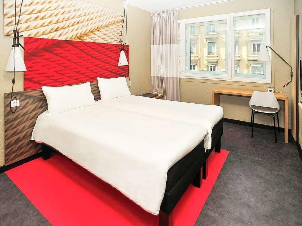 Standard Room with twin beds