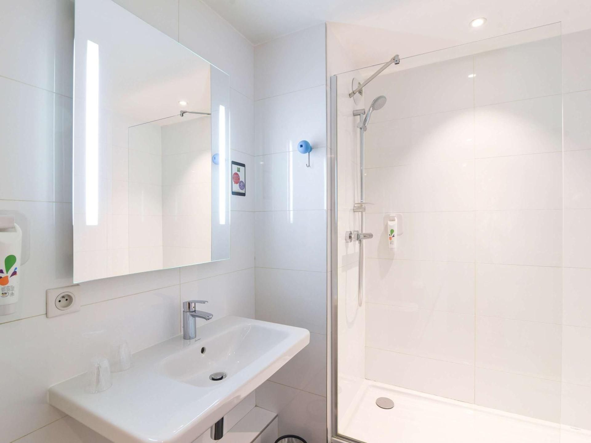 ibis Styles Lyon Centre Confluence Standard Double Room 3