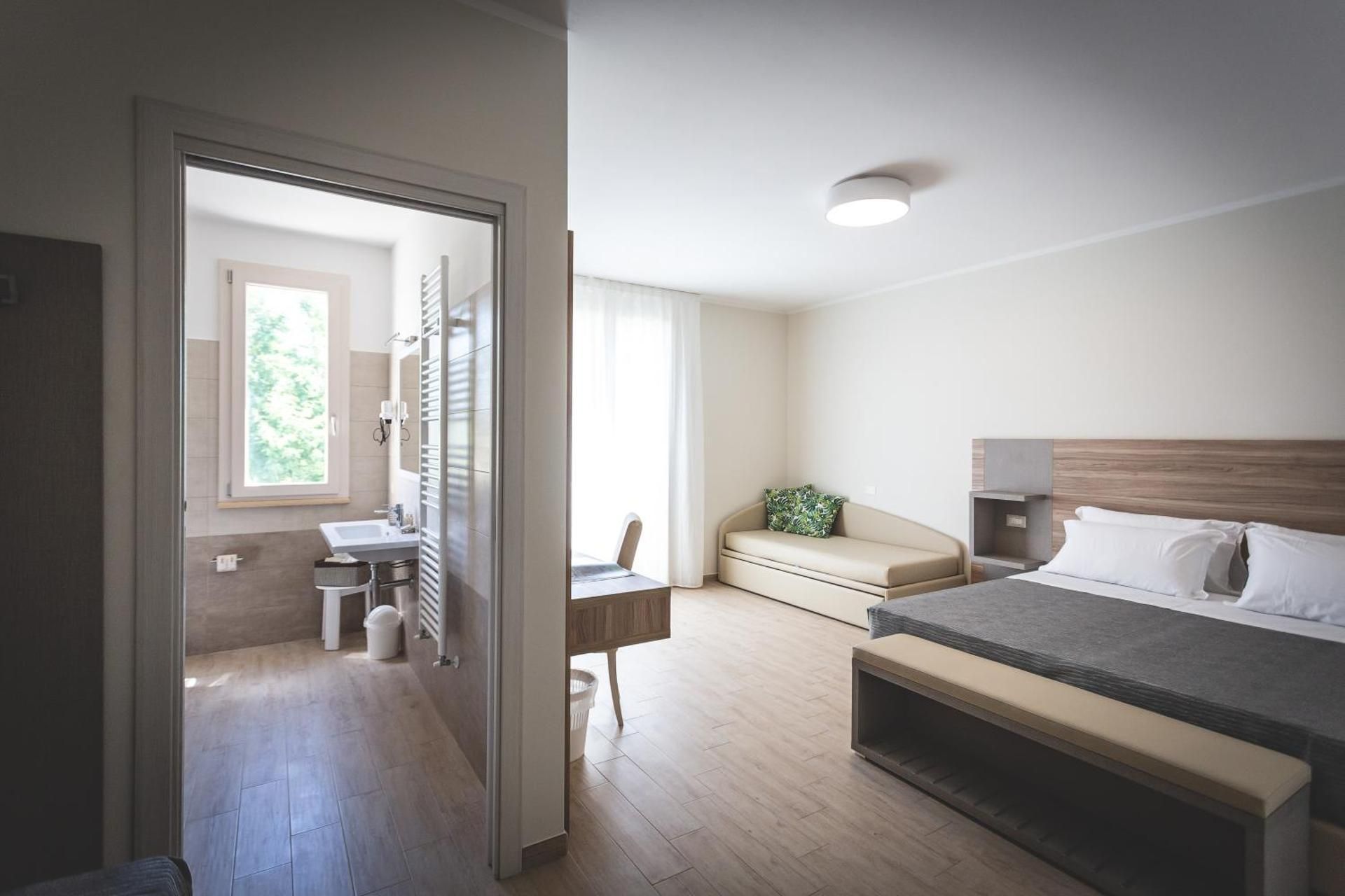 Hotel Residence Vallecorsa Superior Quadruple Room 2