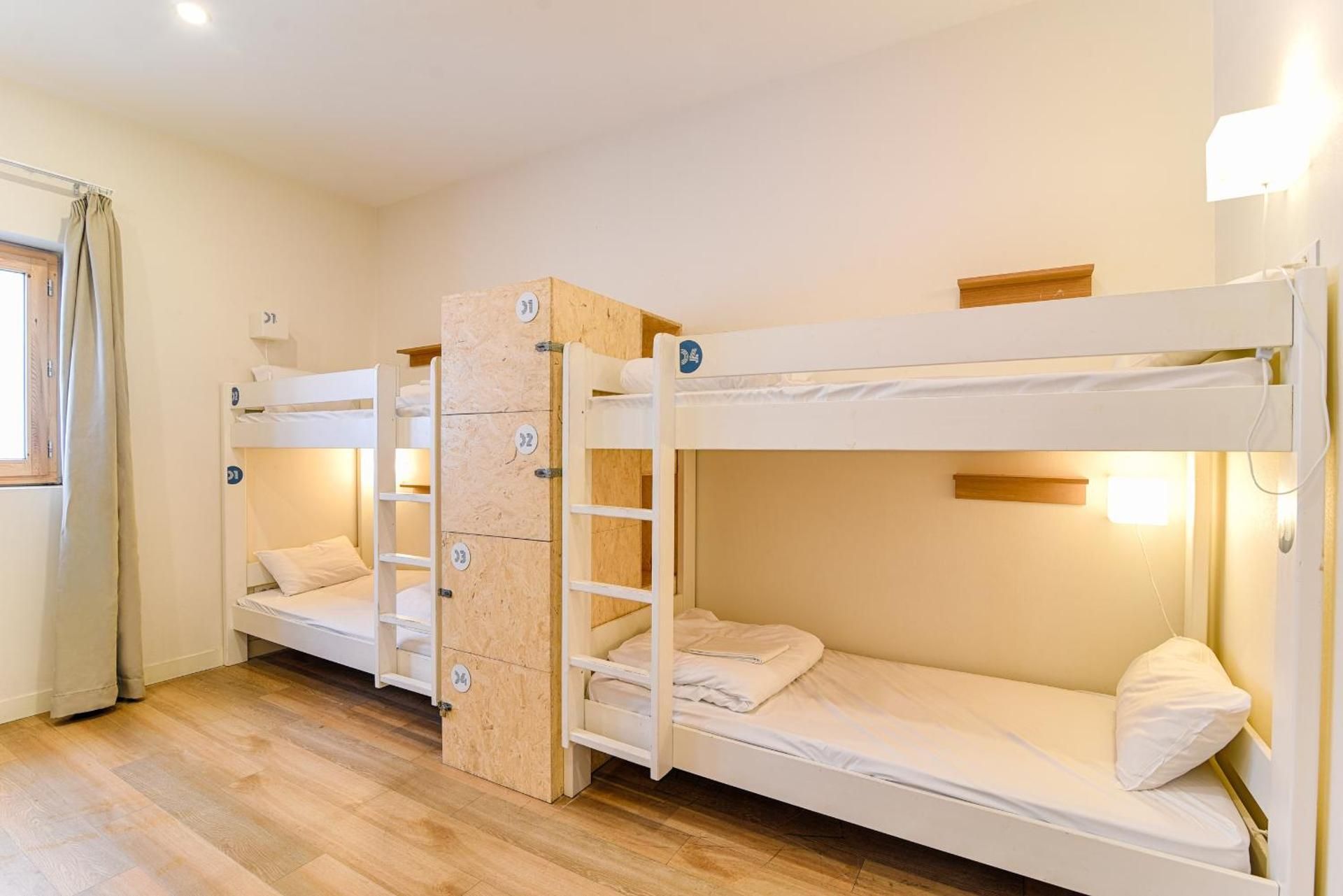 SLO Hostel Lyon Saxe Bunk Bed in 4-Bed Mixed Dormitory Room