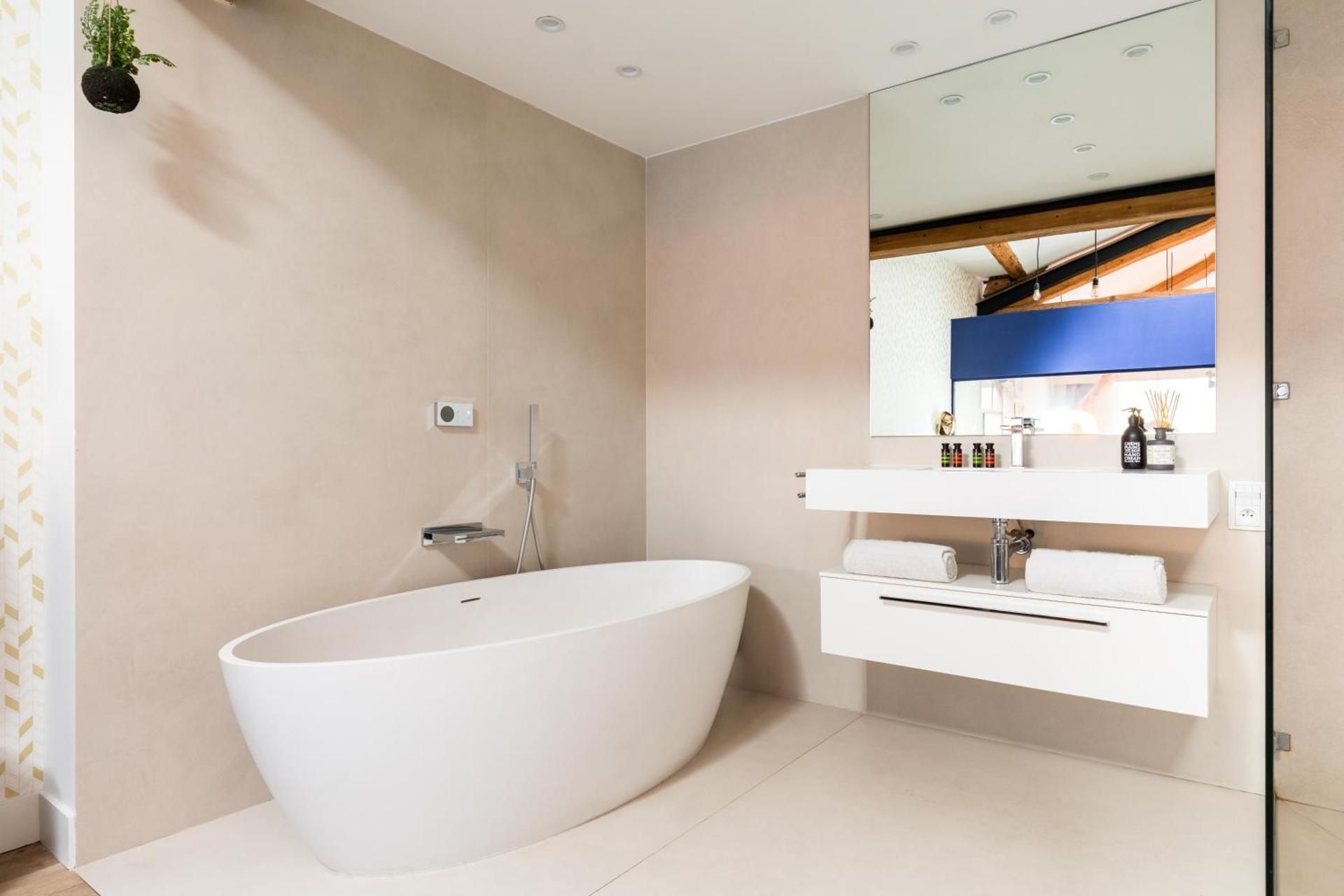 Mini-loft, Bath & view City-center