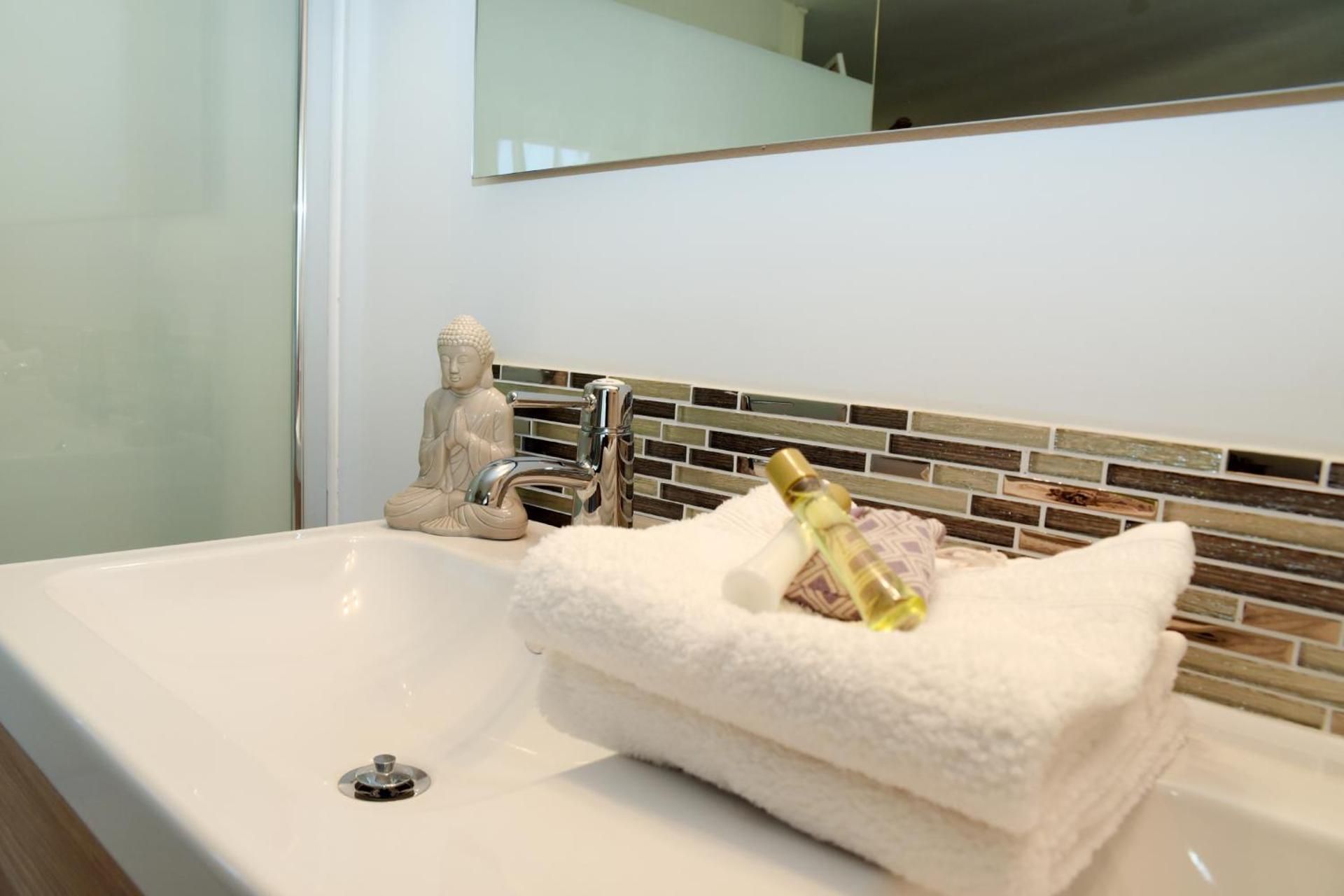 Les Bessonnes Double Room with Garden View 2