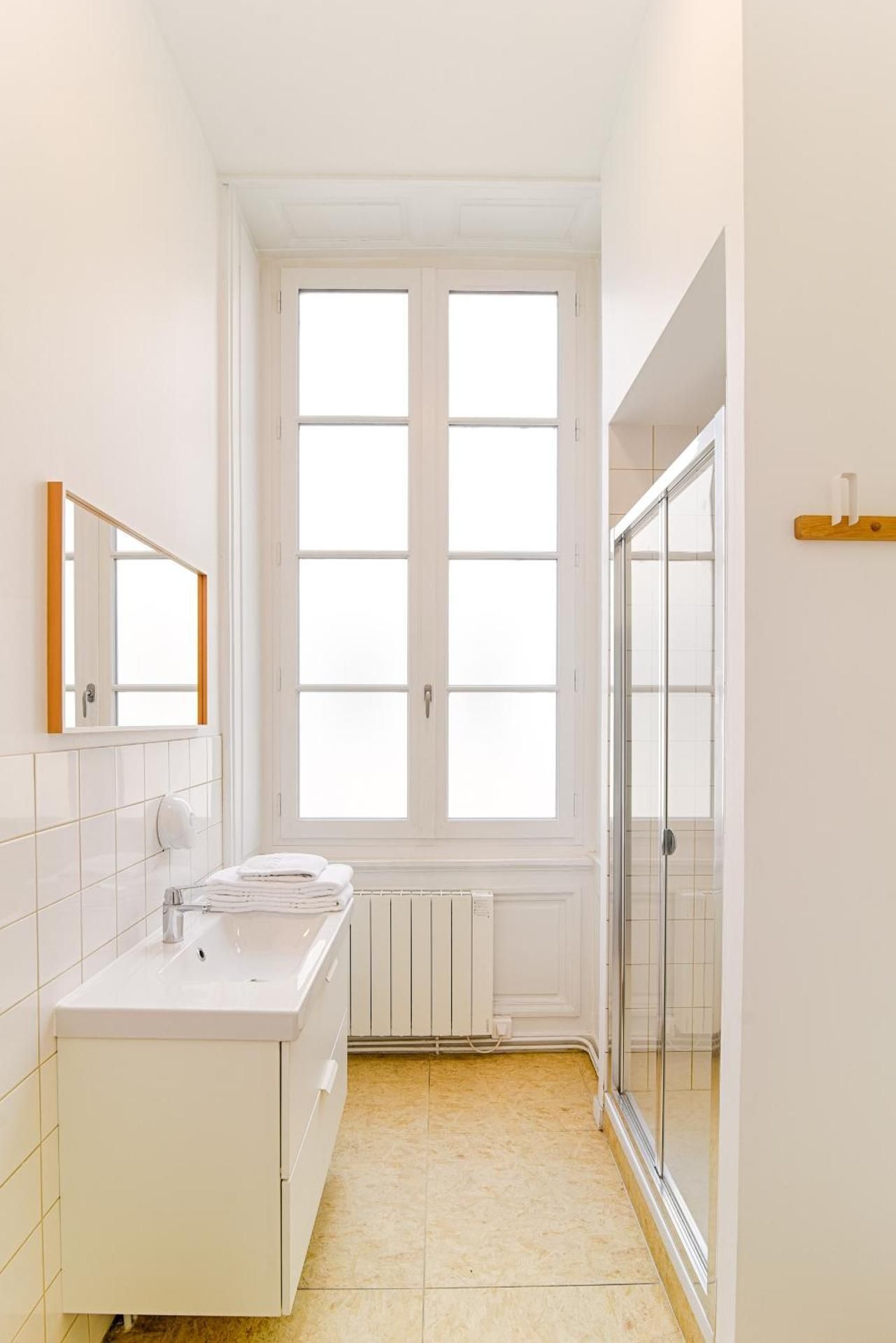 Away Hostel & Coffee Shop Twin Room 2