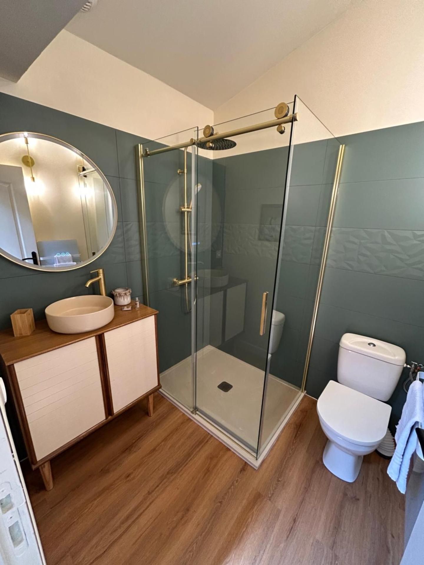 Quadruple Room with Private Bathroom