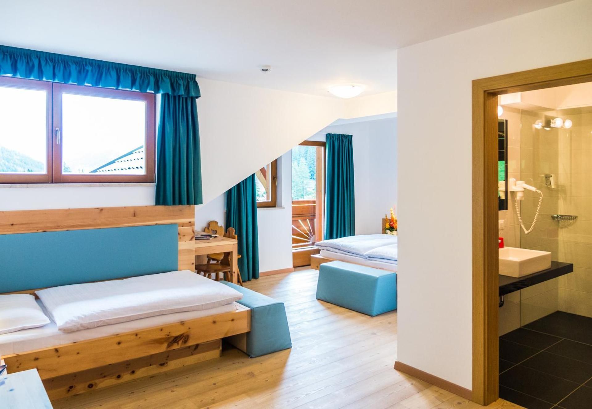 Deluxe Double Room with Shower