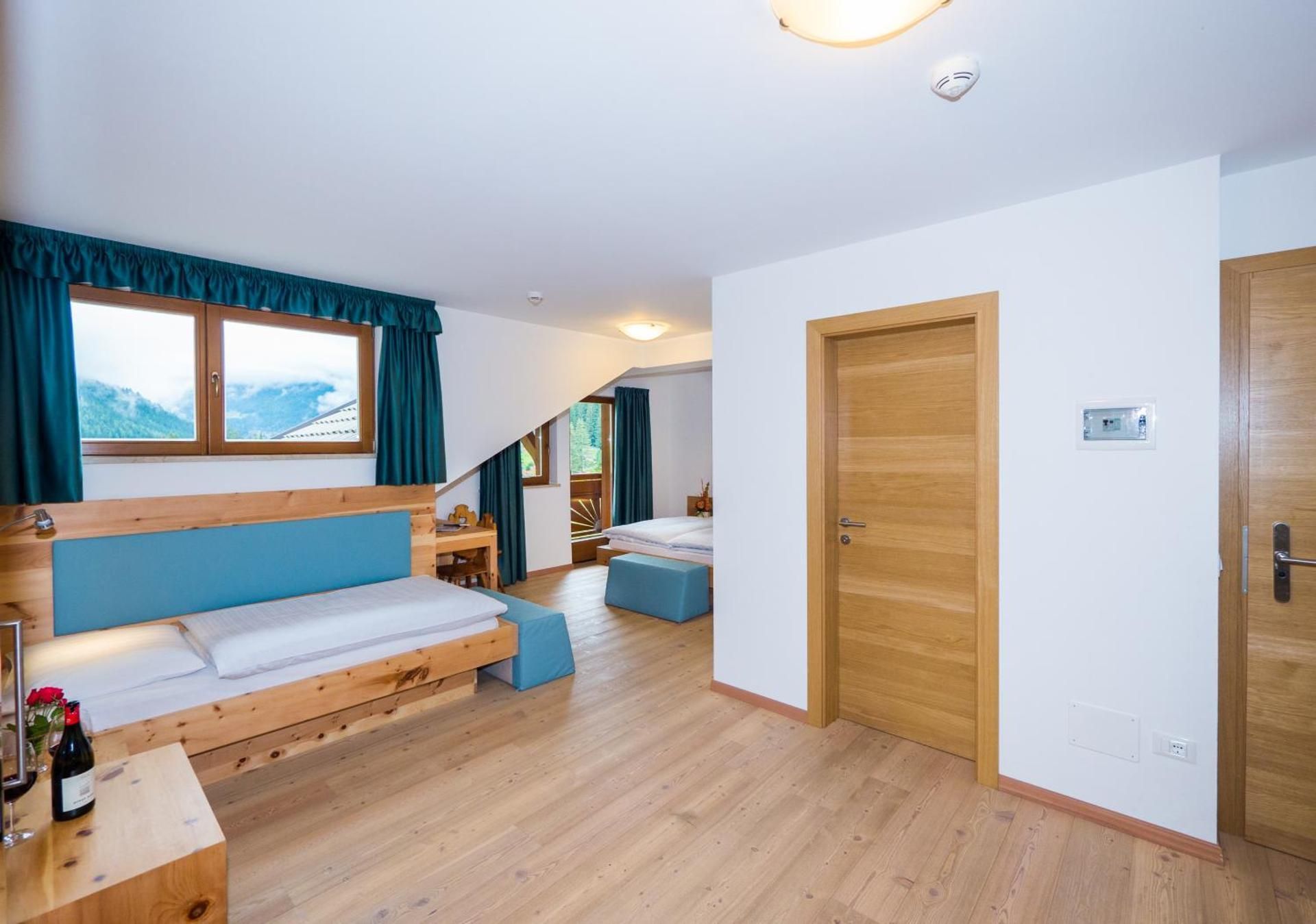 Comfort Double Room with Balcony and Mountain View
