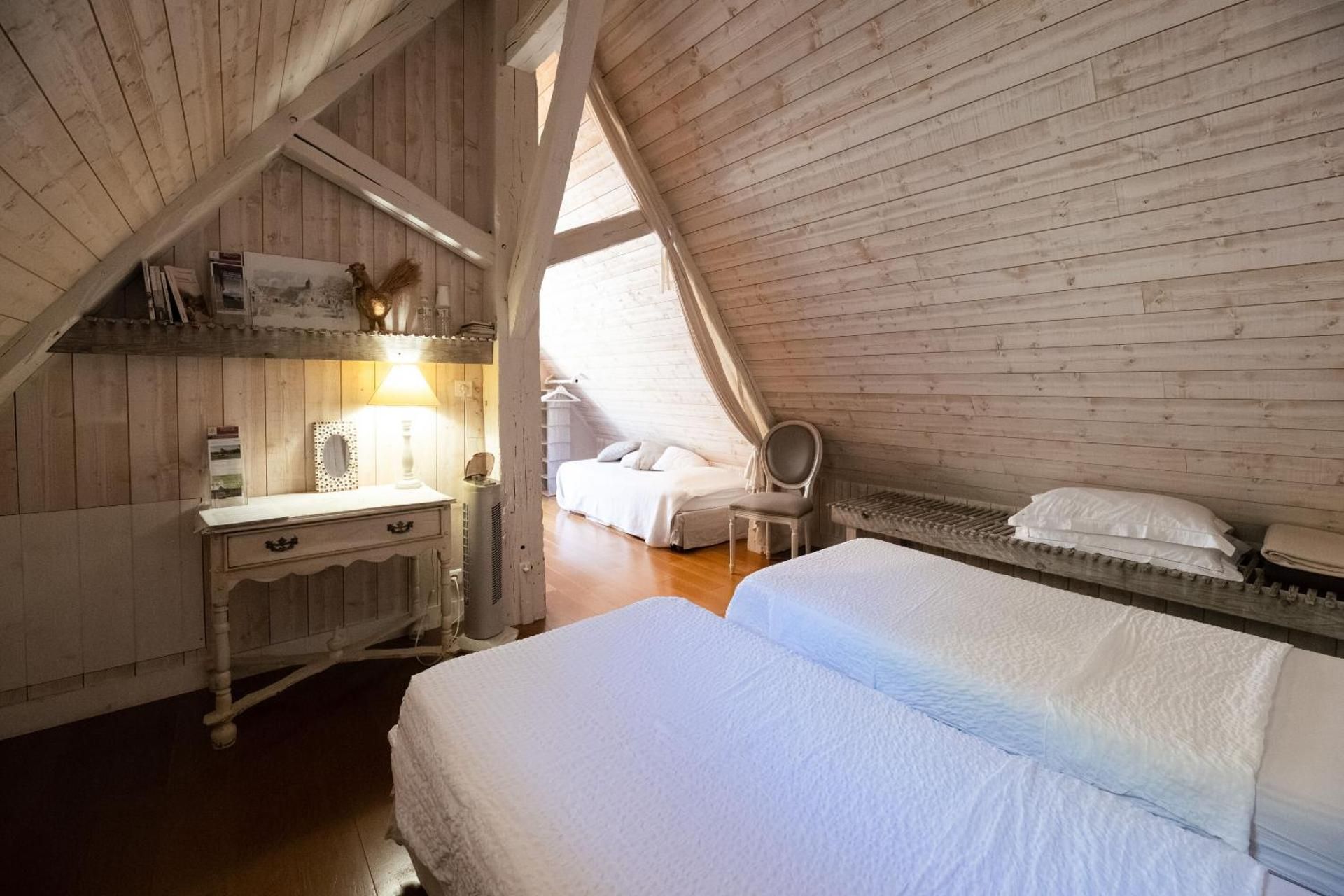 Deluxe Room (2 Adults + 1 Child)