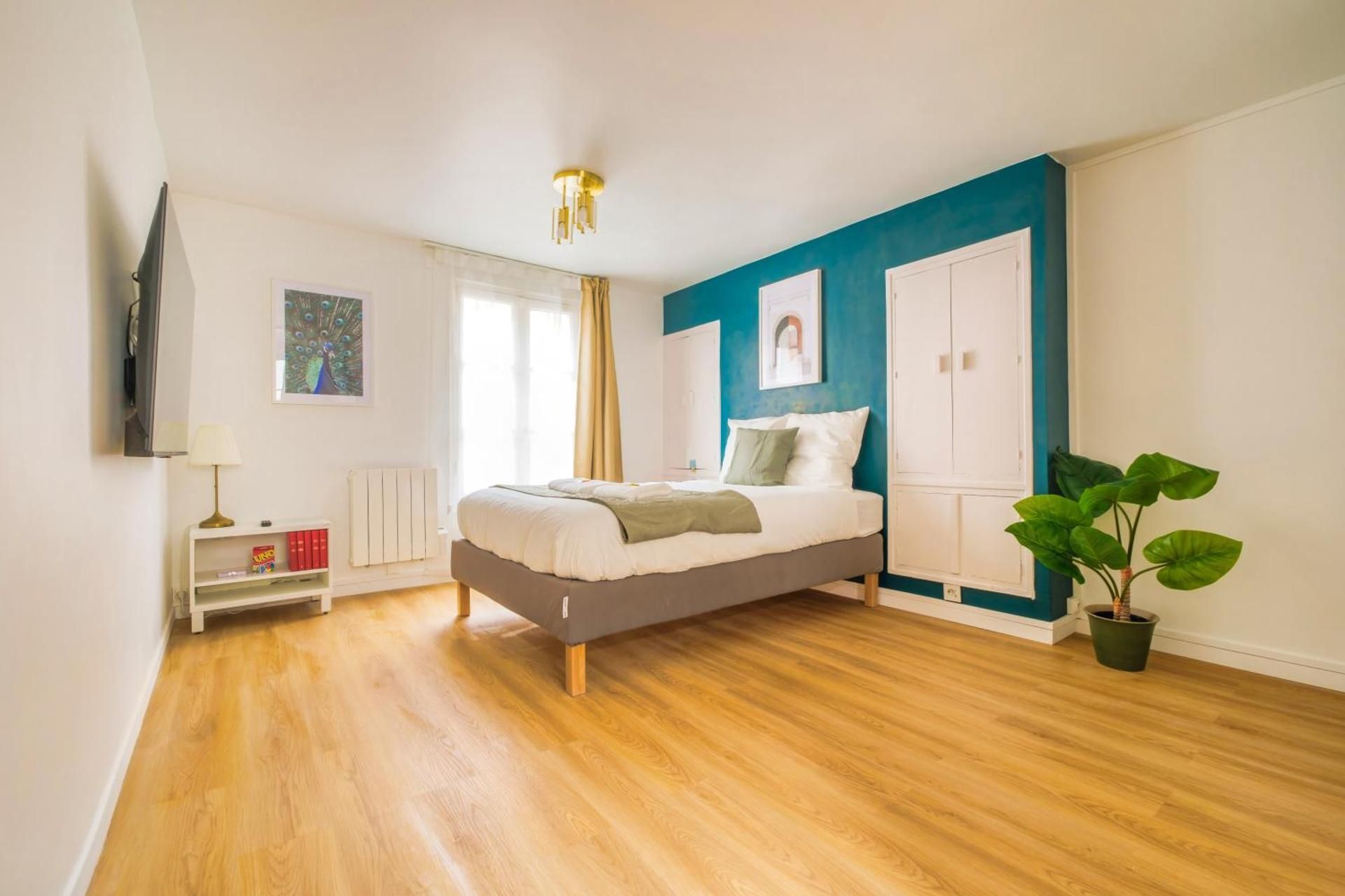 One-Bedroom Apartment