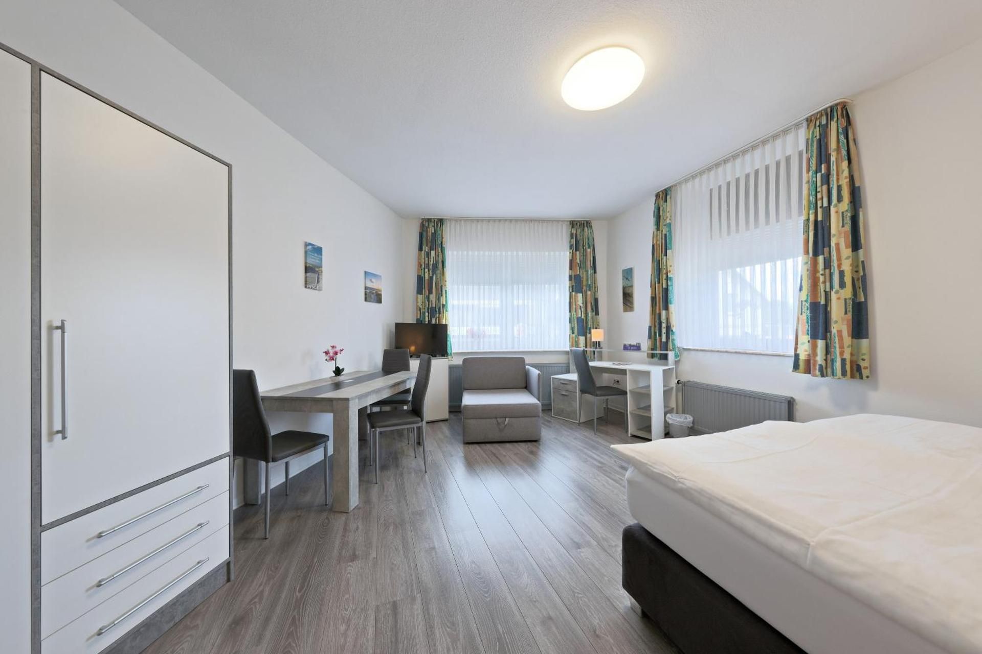 Quadruple Room with Private Bathroom