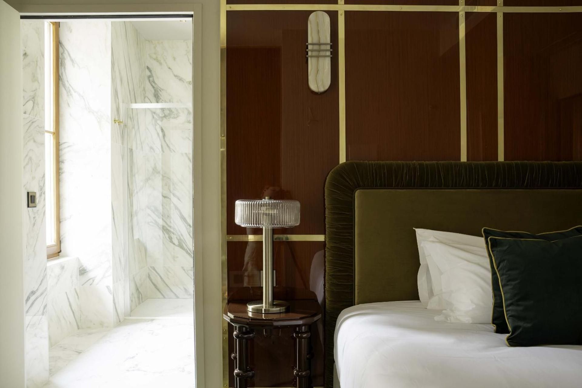 Superior Twin Room with City View