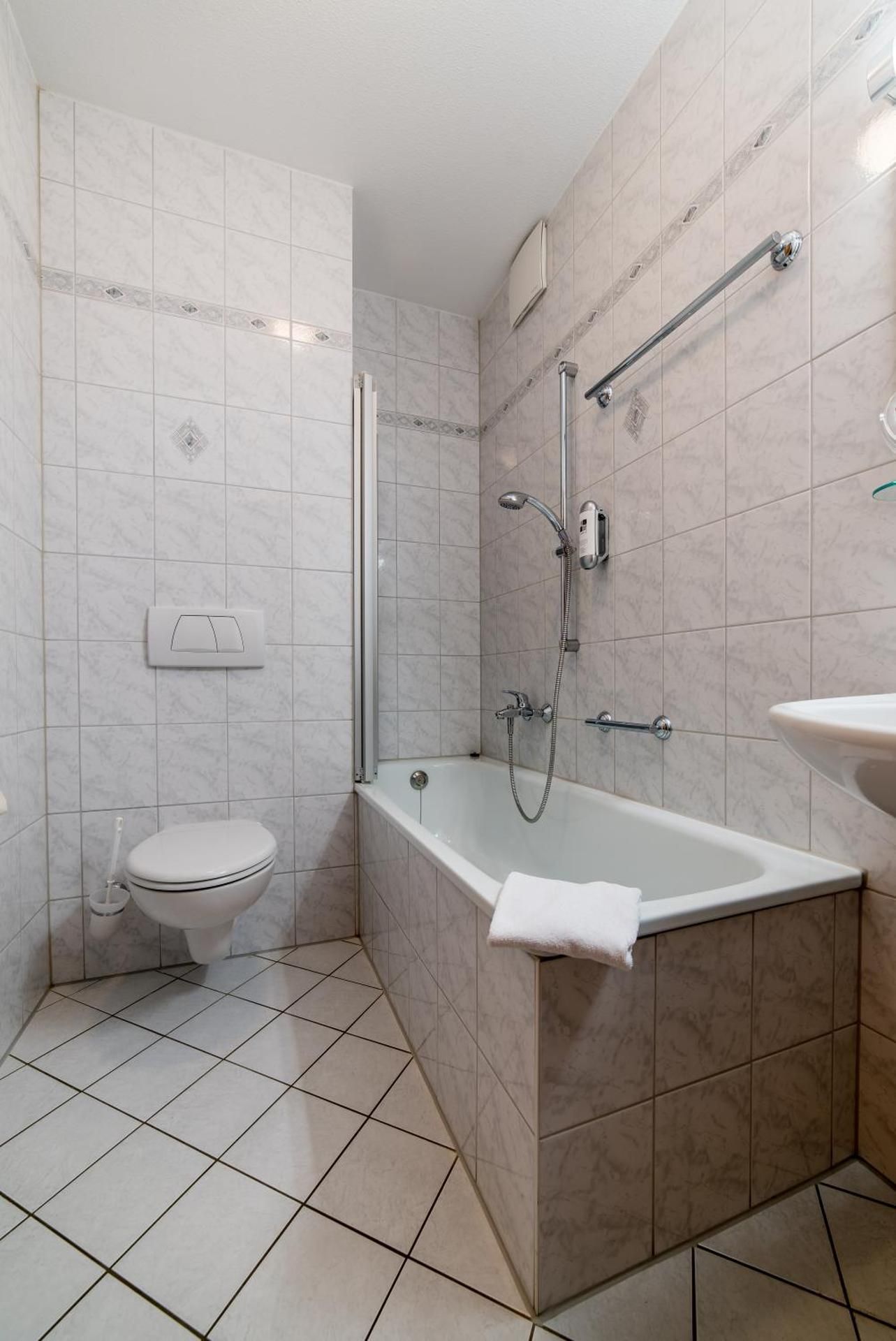 Large 3-Room Apartment