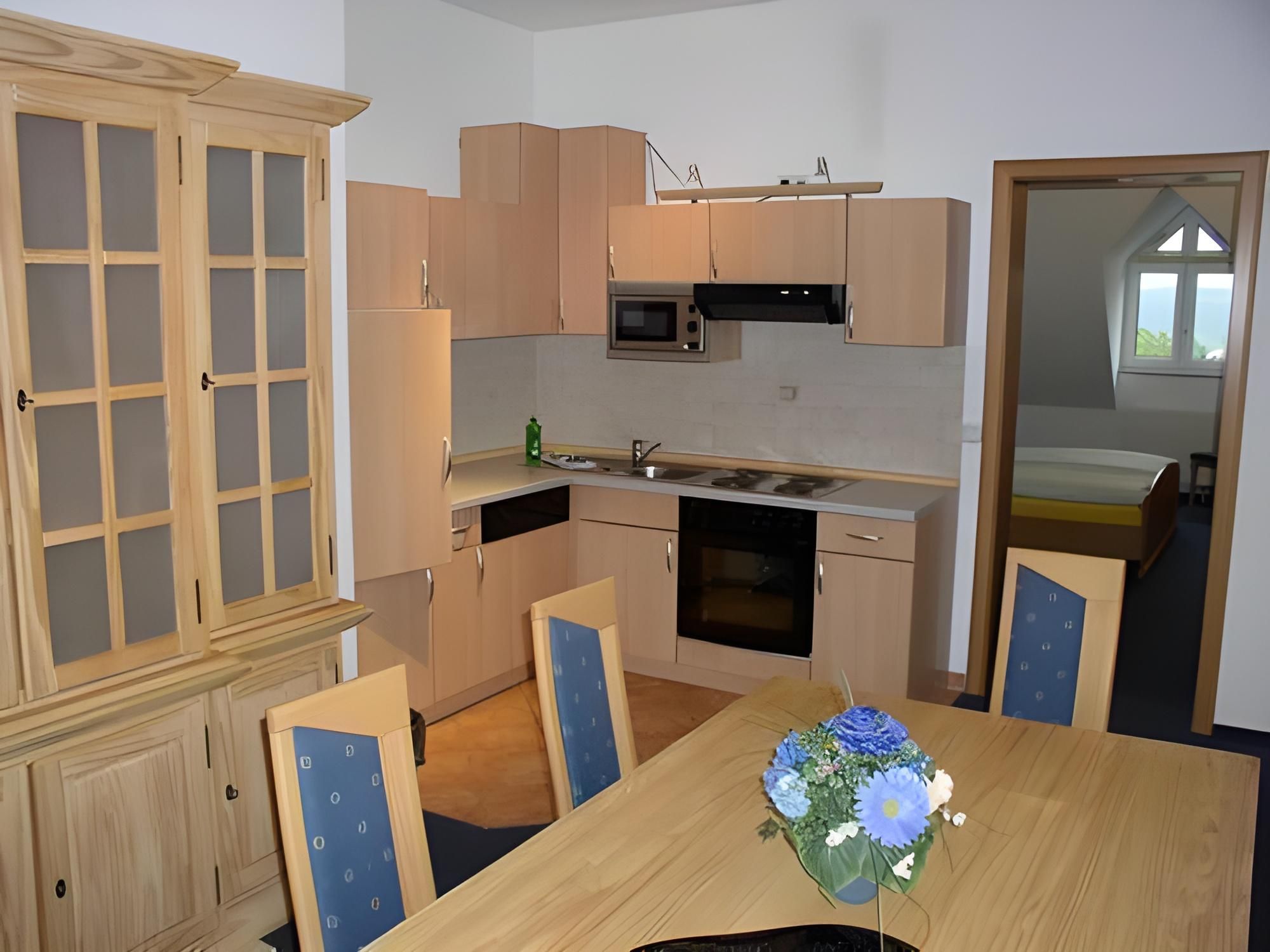 Large 2-Room Apartment