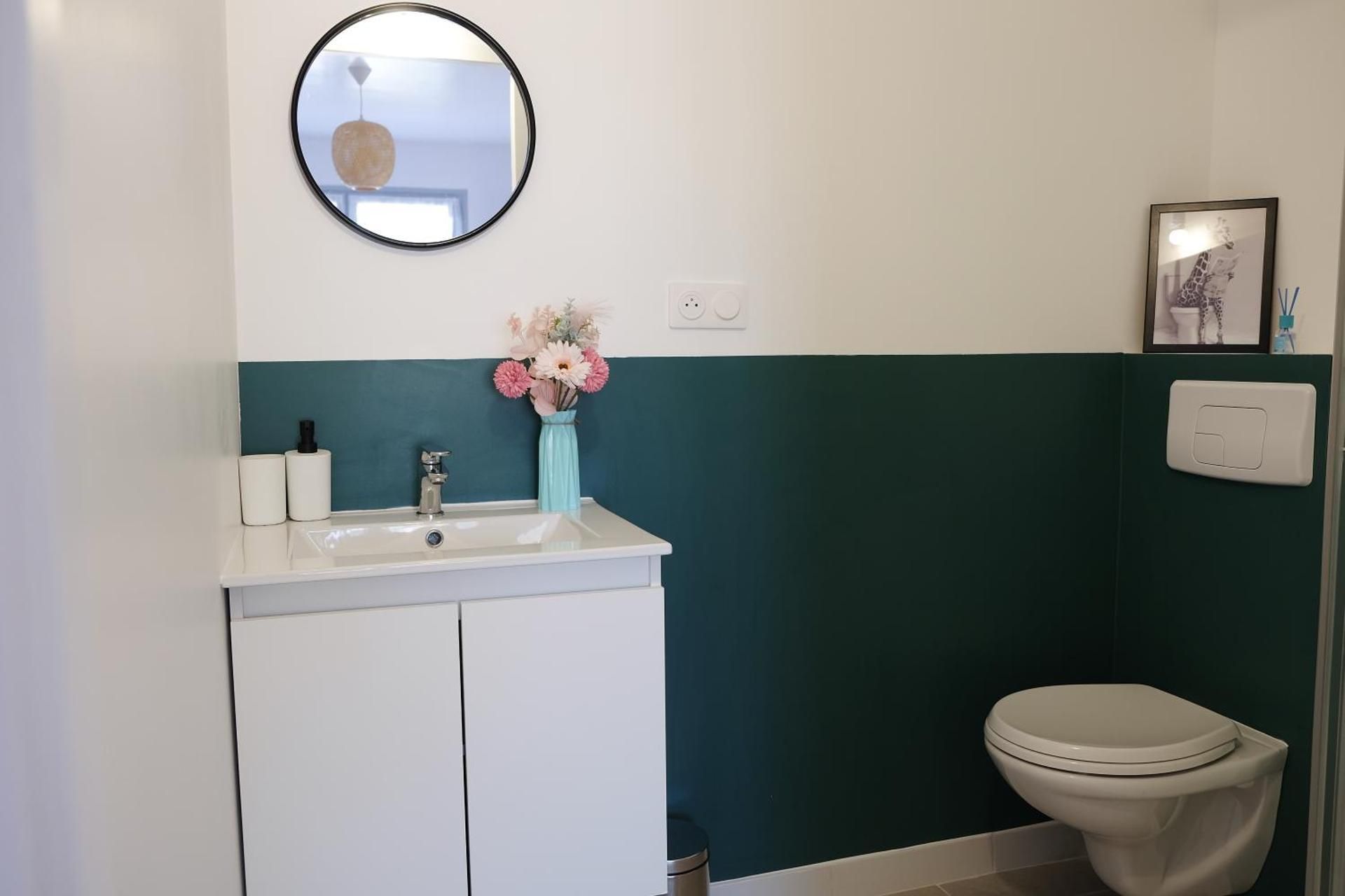 LP - Symphony Apartment with View and Balcony 2