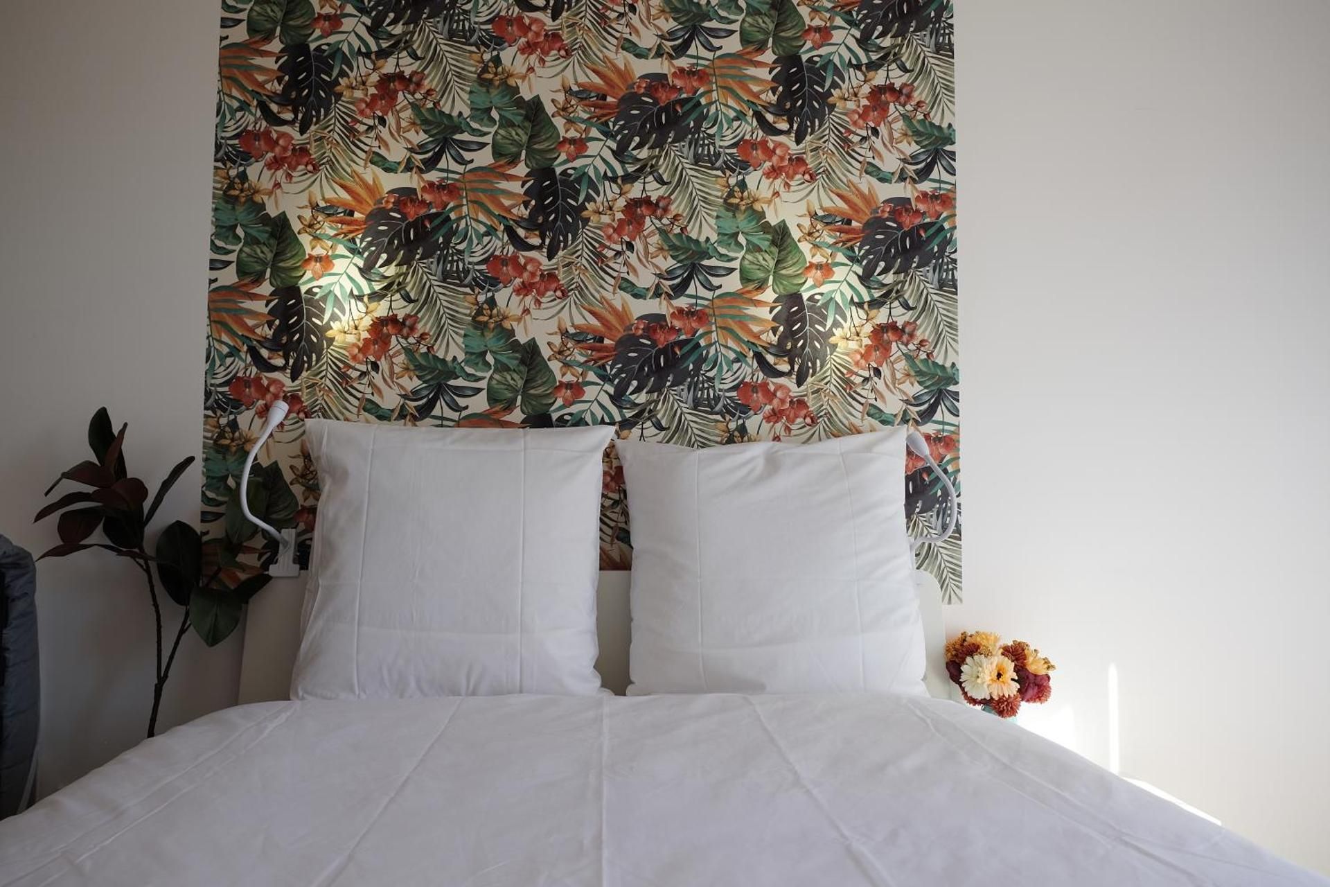 LP - Symphony Apartment with Balcony