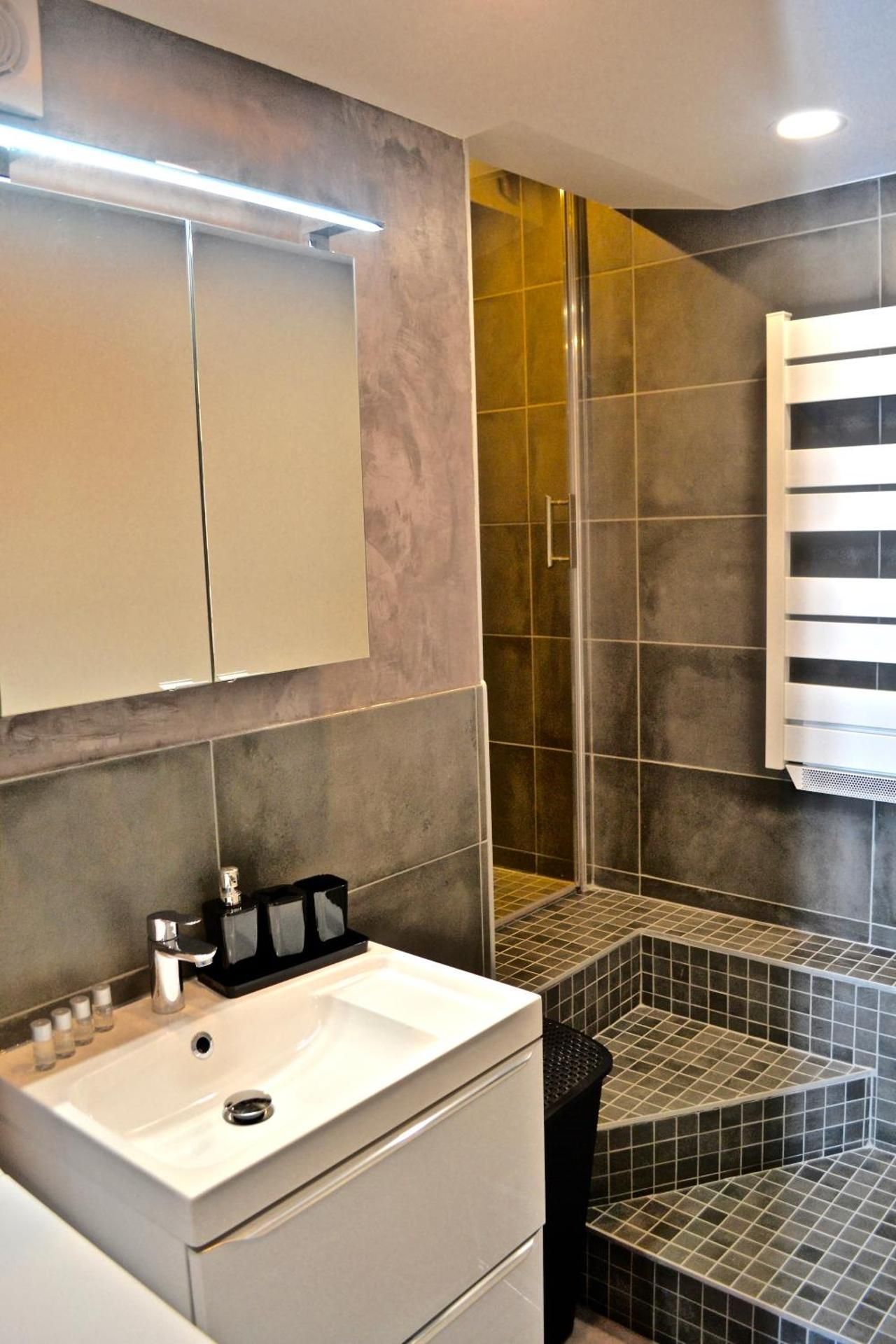 Le Cocon De Notre Dame One-Bedroom Apartment