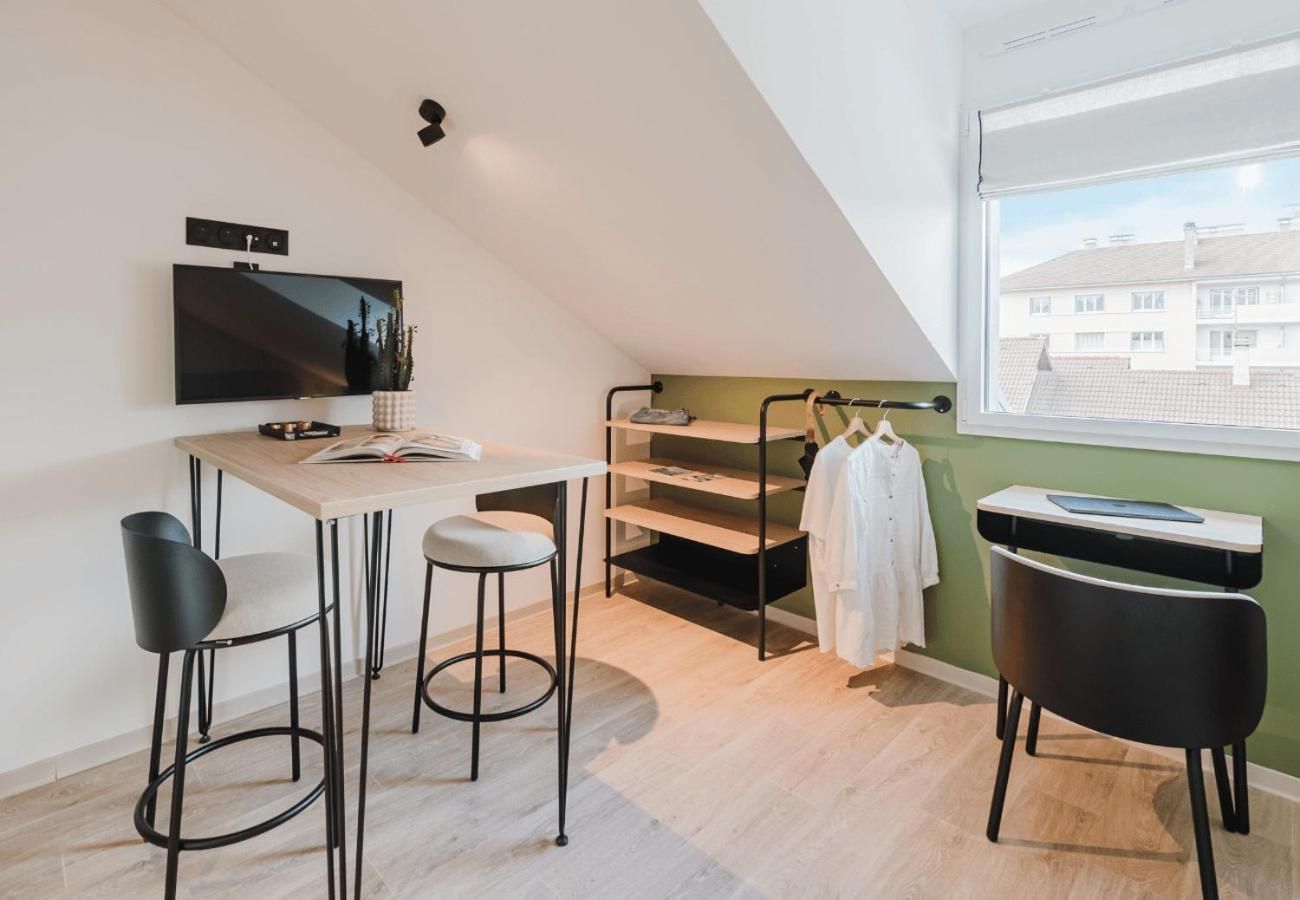 One-Bedroom Standard Apartment