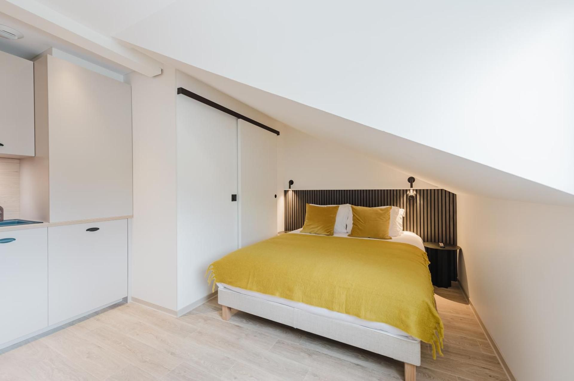One-Bedroom Apartment - Non-Smoking