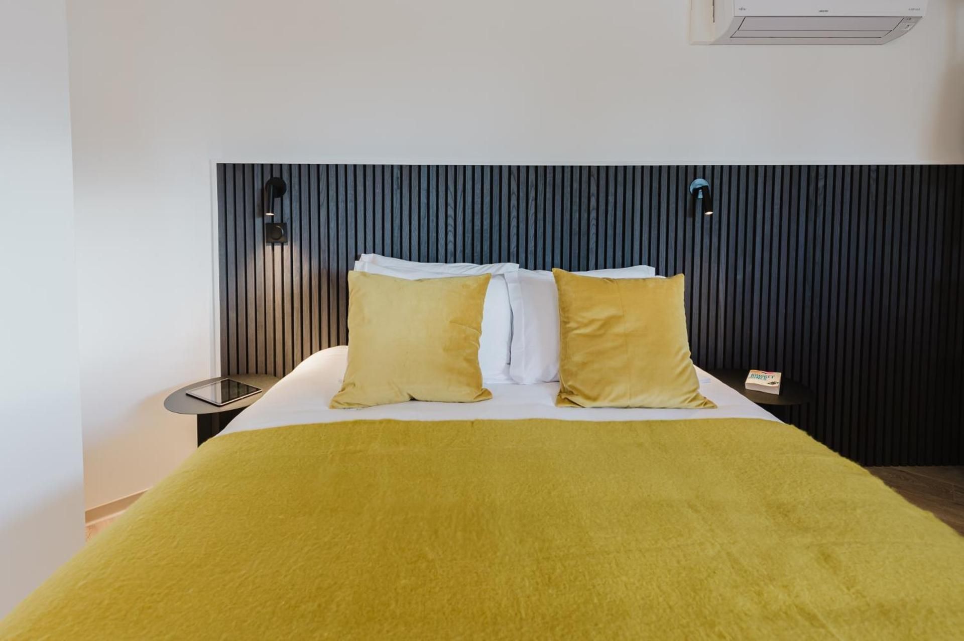 One-Bedroom Deluxe Apartment