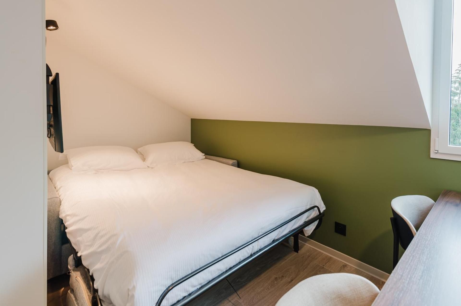 Studio Apartment with One Double Bed